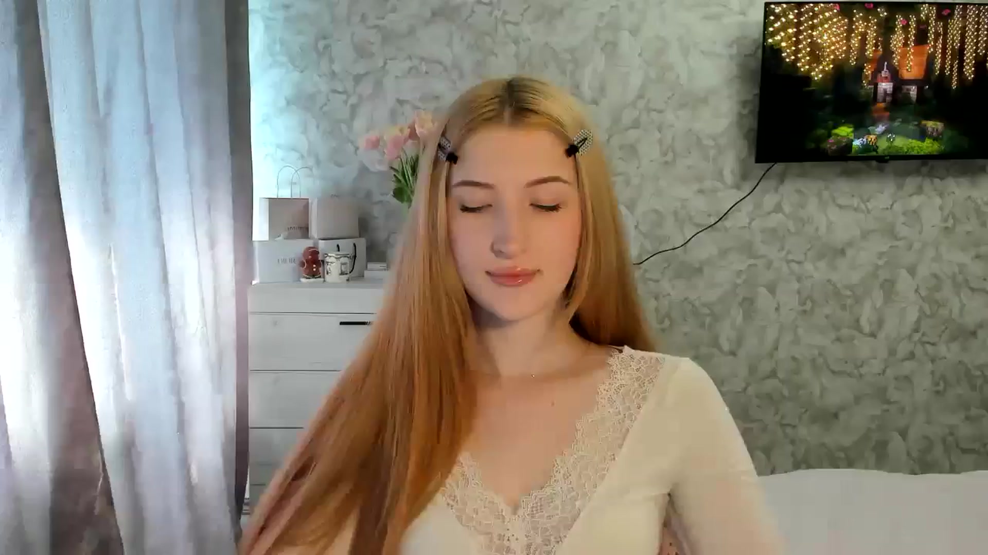 Gallery image thumbnail from Ilona_Here's myfreecams stream on, 03/11/2026, 11:01 image 10 of 20