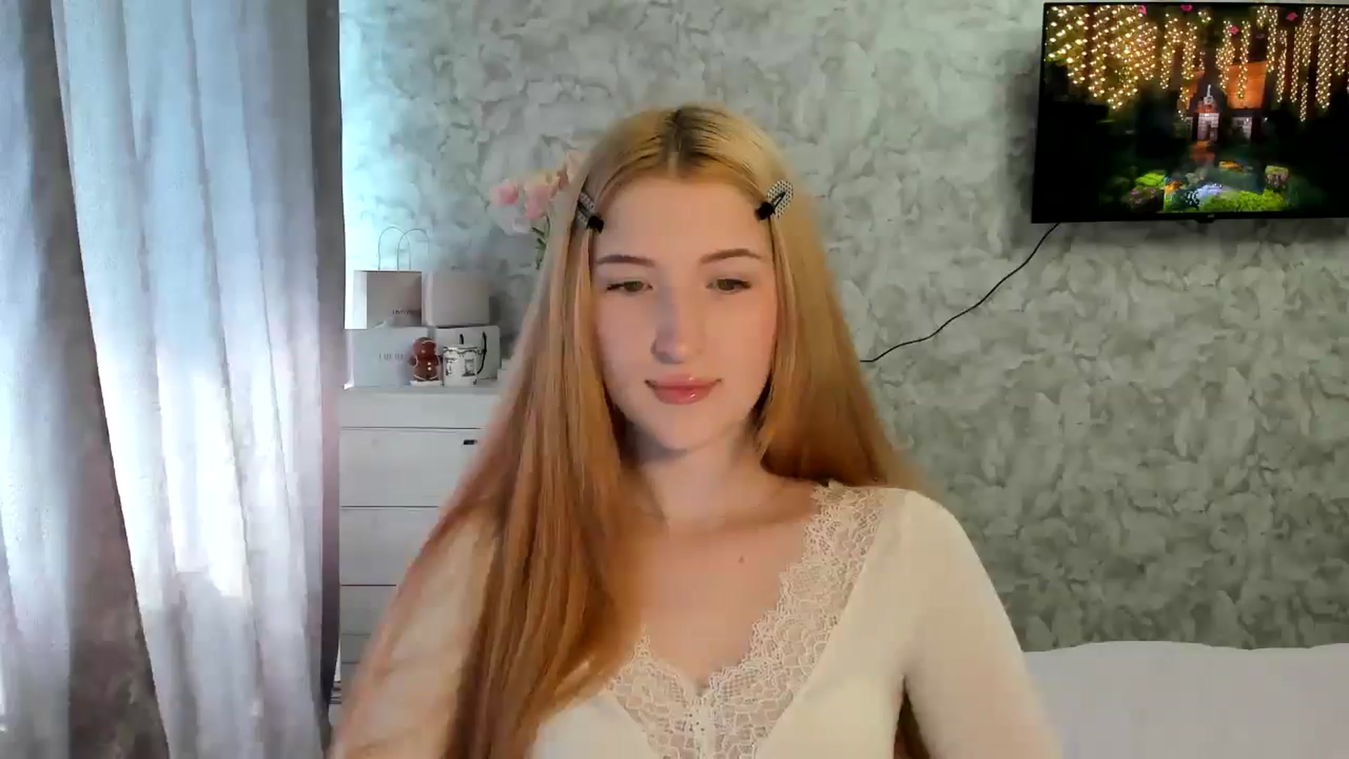 Gallery image thumbnail from Ilona_Here's myfreecams stream on, 03/11/2026, 11:01 image 3 of 20