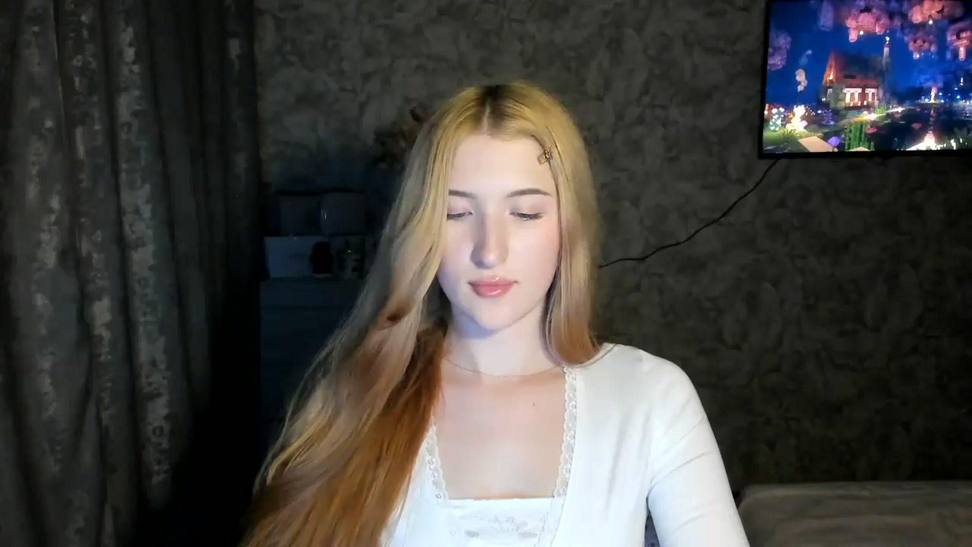 Gallery image thumbnail from Ilona_Here's myfreecams stream on, 03/12/2026, 19:40 image 17 of 20