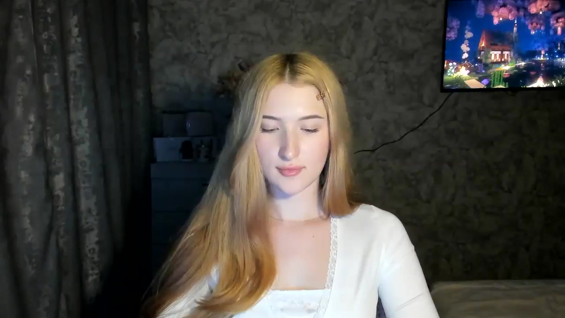 Gallery image thumbnail from Ilona_Here's myfreecams stream on, 03/12/2026, 20:17 image 19 of 20