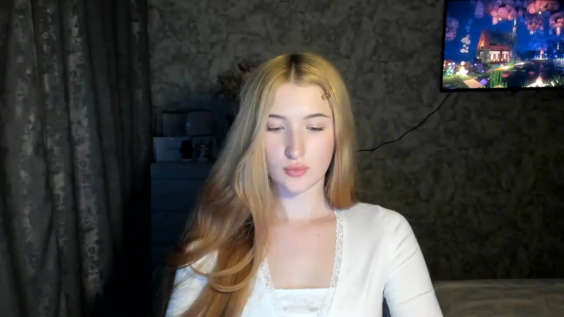 Gallery image thumbnail from Ilona_Here's myfreecams stream on, 03/12/2026, 20:17 image 16 of 20