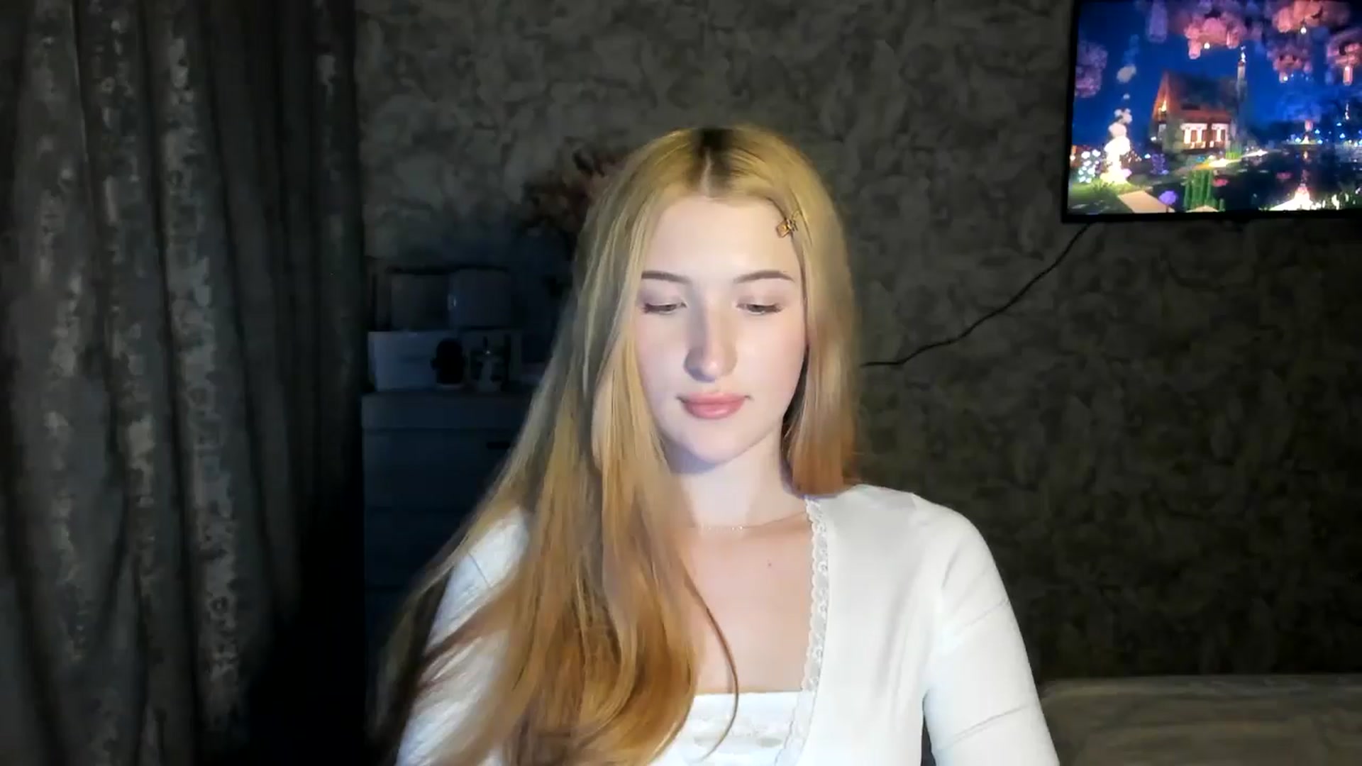 Gallery image thumbnail from Ilona_Here's myfreecams stream on, 03/12/2026, 20:17 image 14 of 20