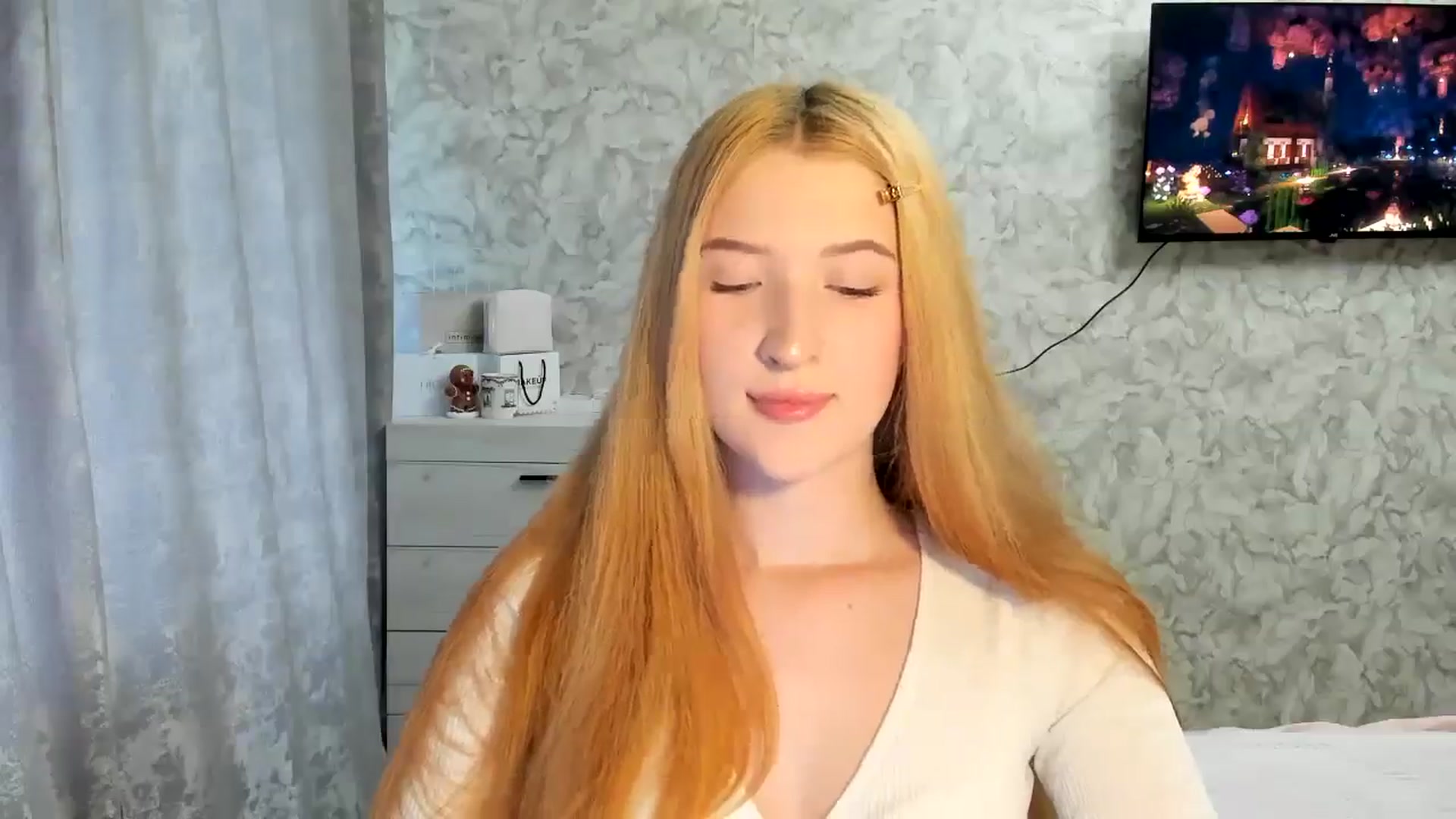 Gallery image thumbnail from Ilona_Here's myfreecams stream on, 03/17/2026, 13:11 image 8 of 20