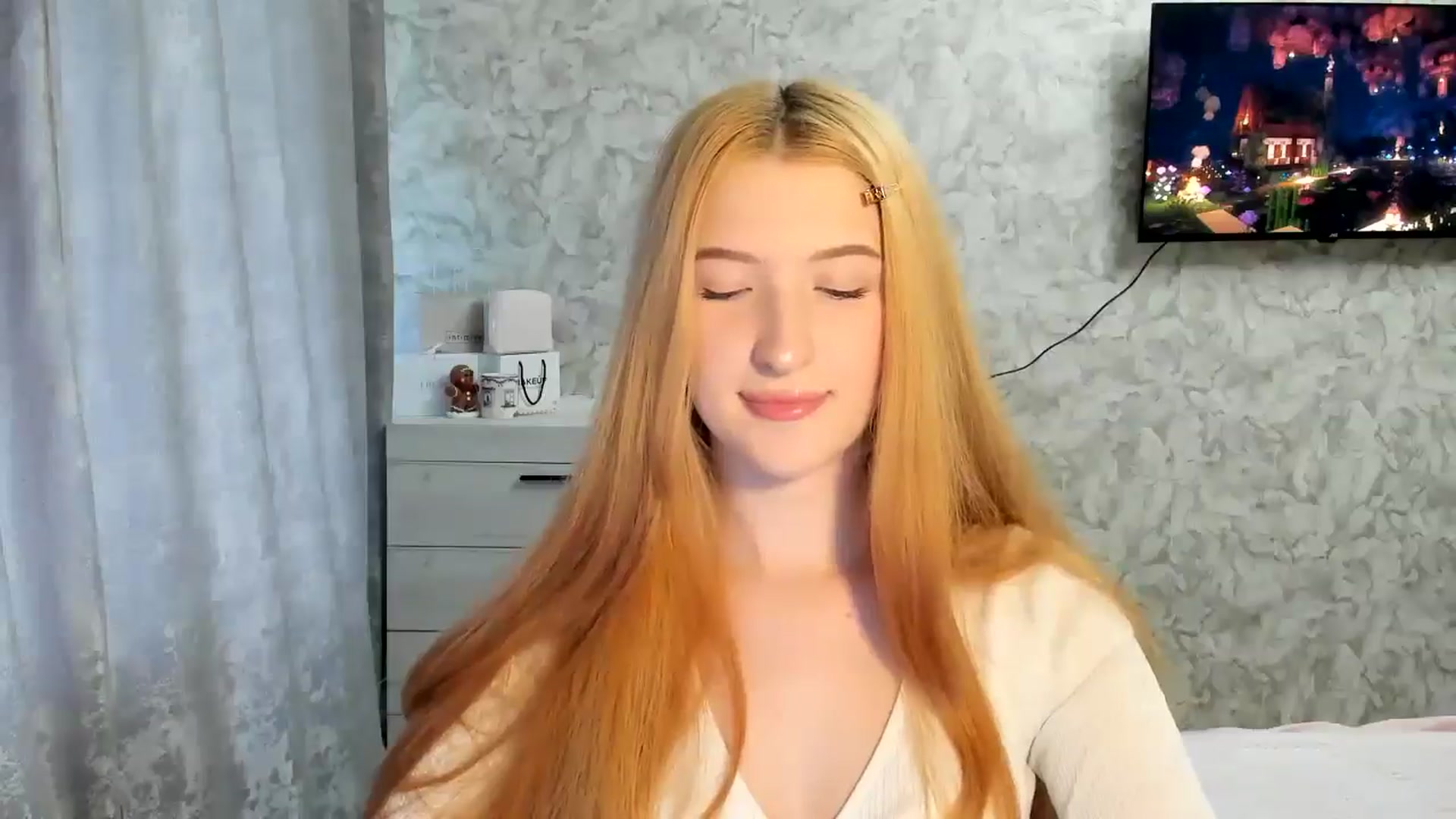 Gallery image thumbnail from Ilona_Here's myfreecams stream on, 03/17/2026, 13:11 image 17 of 20
