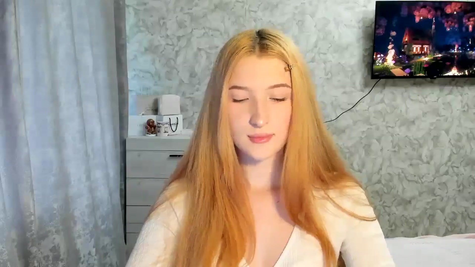 Gallery image thumbnail from Ilona_Here's myfreecams stream on, 03/17/2026, 13:11 image 4 of 20