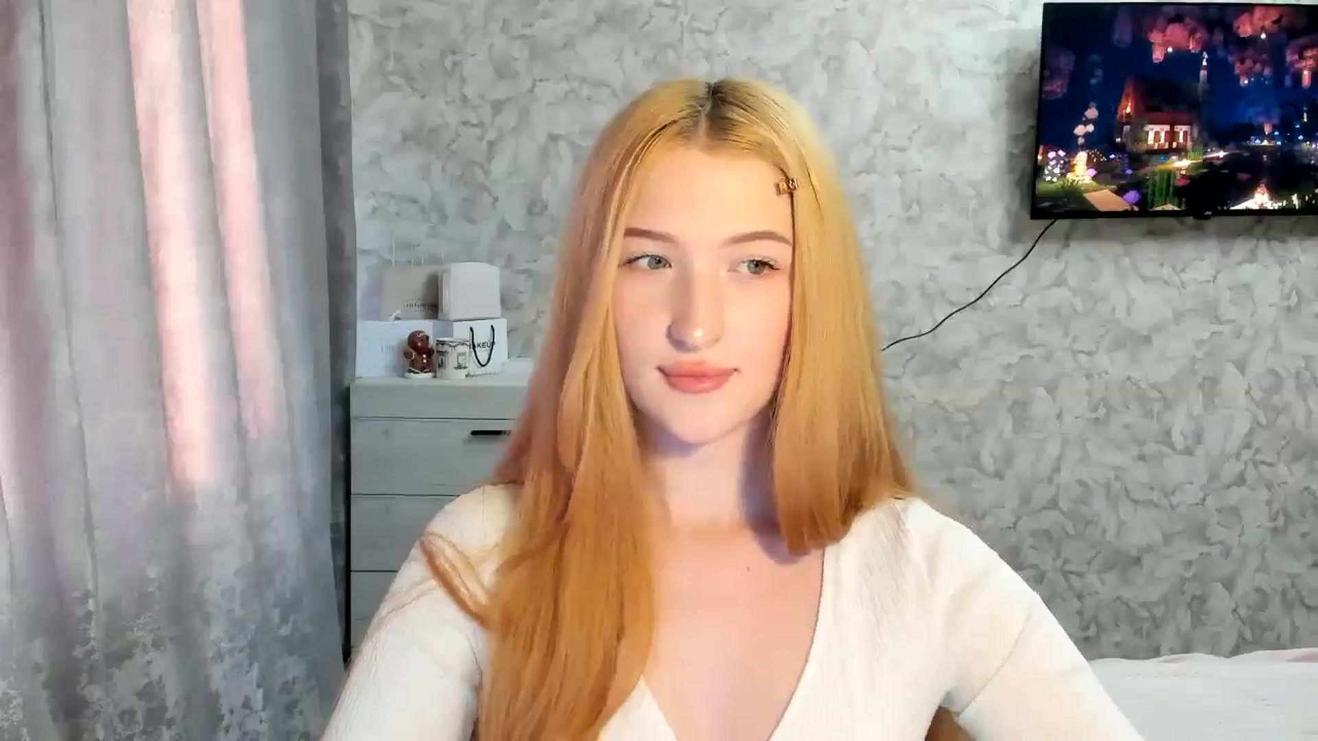 Gallery image thumbnail from Ilona_Here's myfreecams stream on, 03/17/2026, 15:16 image 14 of 20