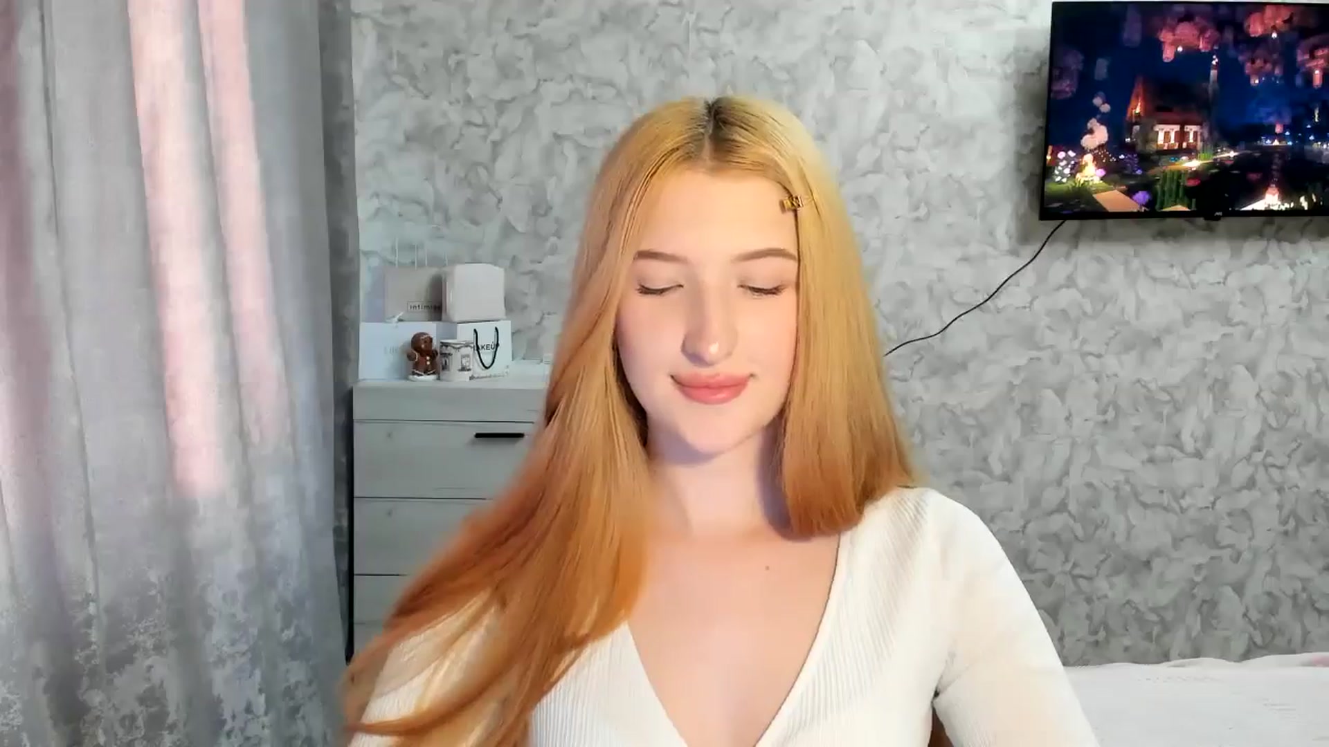 Gallery image thumbnail from Ilona_Here's myfreecams stream on, 03/17/2026, 15:16 image 12 of 20