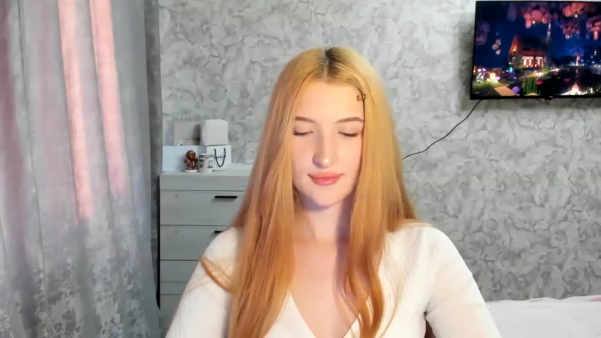 Gallery image thumbnail from Ilona_Here's myfreecams stream on, 03/17/2026, 15:16 image 19 of 20