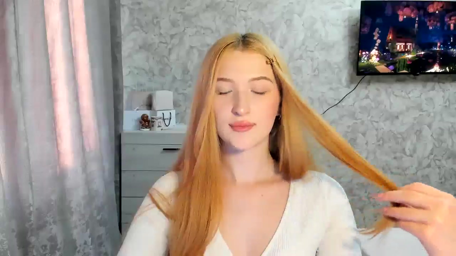 Gallery image thumbnail from Ilona_Here's myfreecams stream on, 03/17/2026, 15:16 image 15 of 20