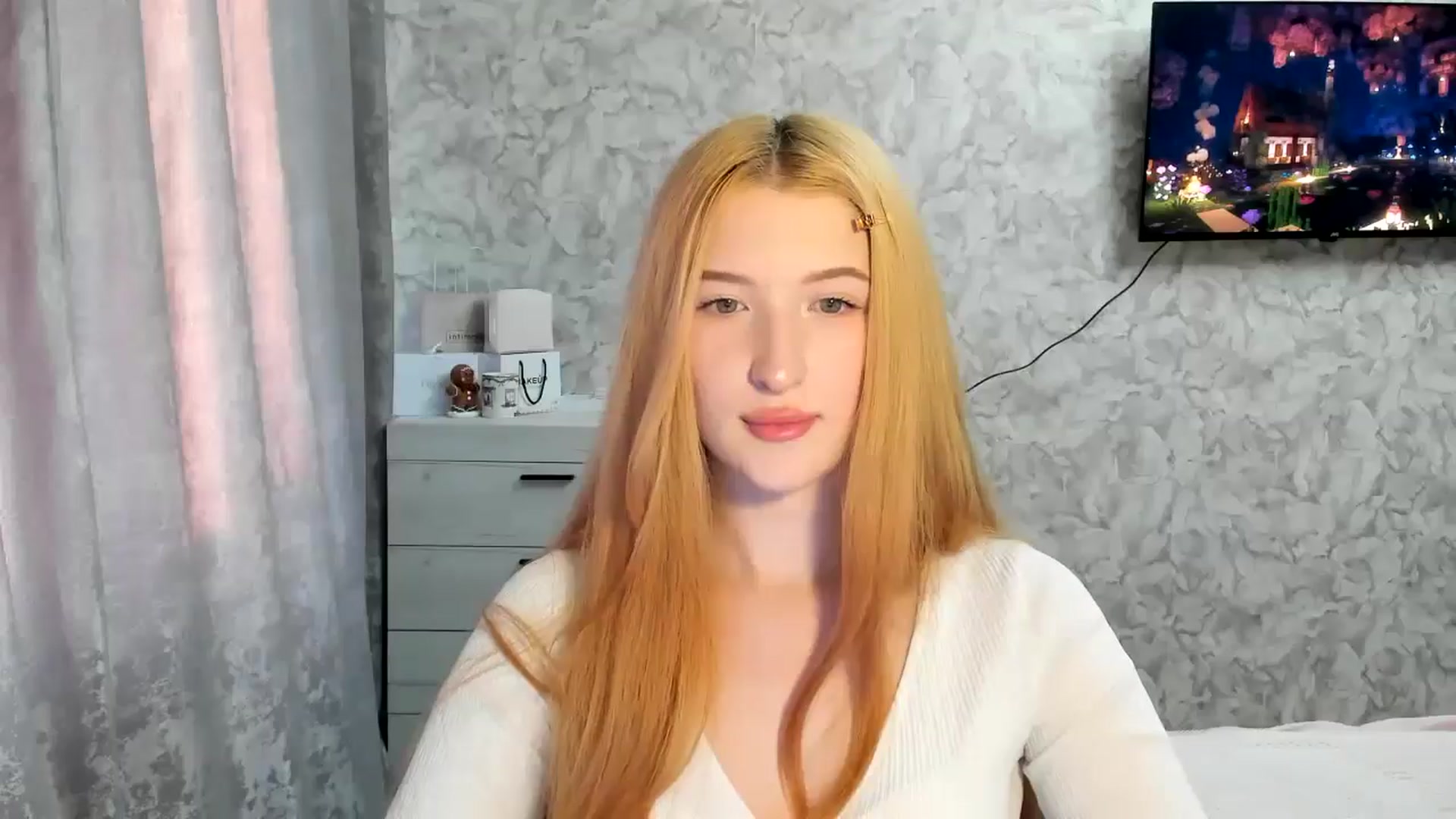 Gallery image thumbnail from Ilona_Here's myfreecams stream on, 03/17/2026, 15:16 image 16 of 20