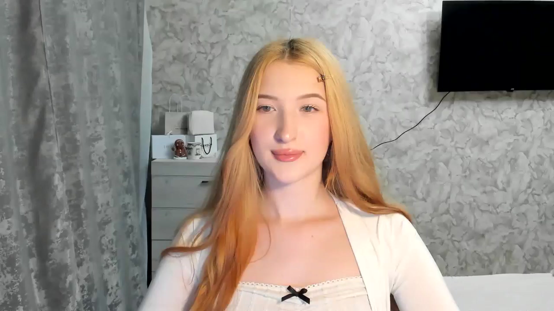Gallery image thumbnail from Ilona_Here's myfreecams stream on, 03/18/2026, 19:04 image 5 of 20