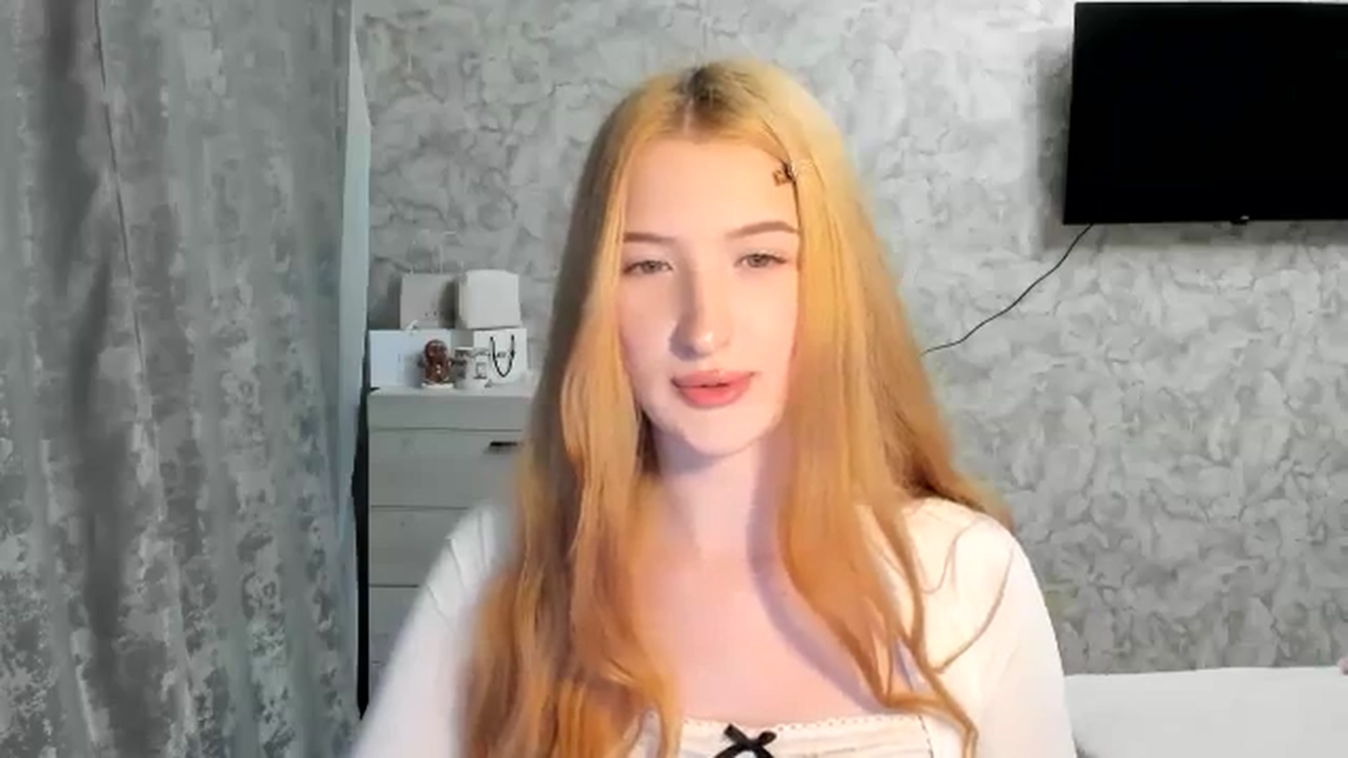 Gallery image thumbnail from Ilona_Here's myfreecams stream on, 03/18/2026, 19:04 image 18 of 20