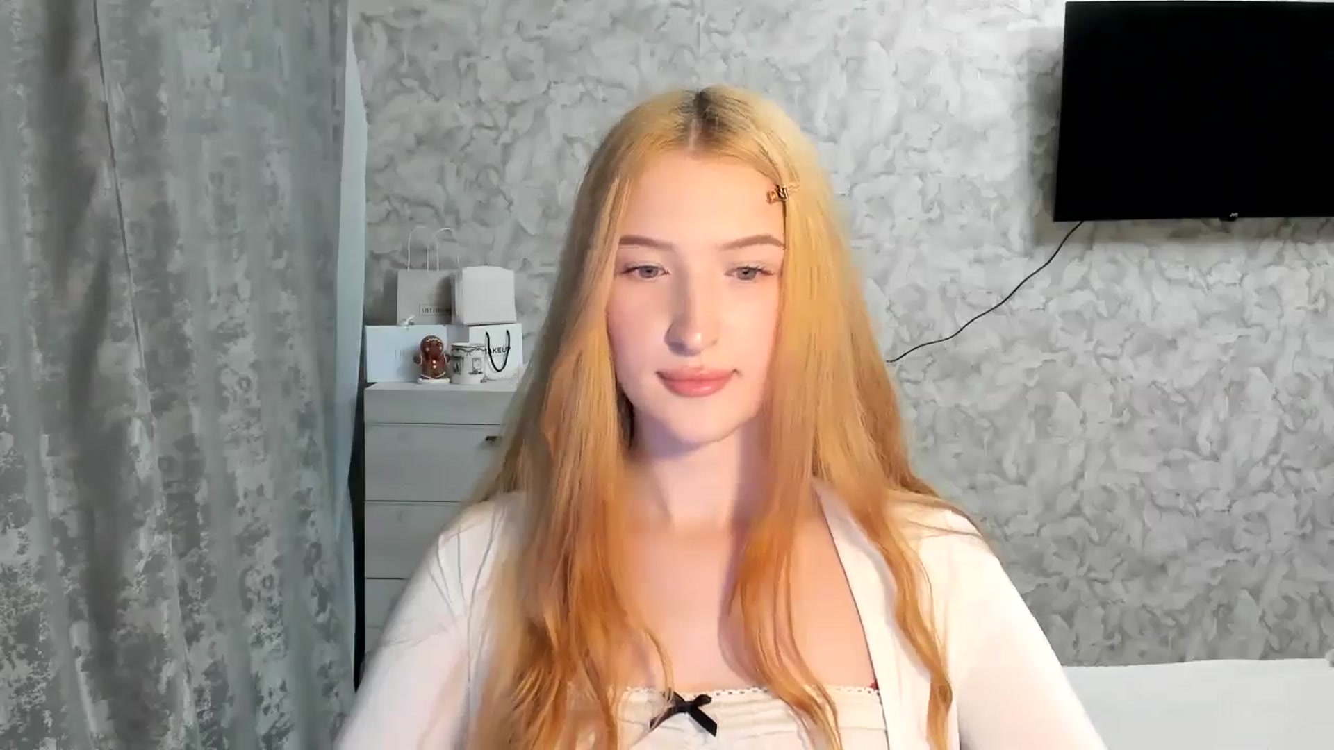 Gallery image thumbnail from Ilona_Here's myfreecams stream on, 03/18/2026, 20:39 image 4 of 20