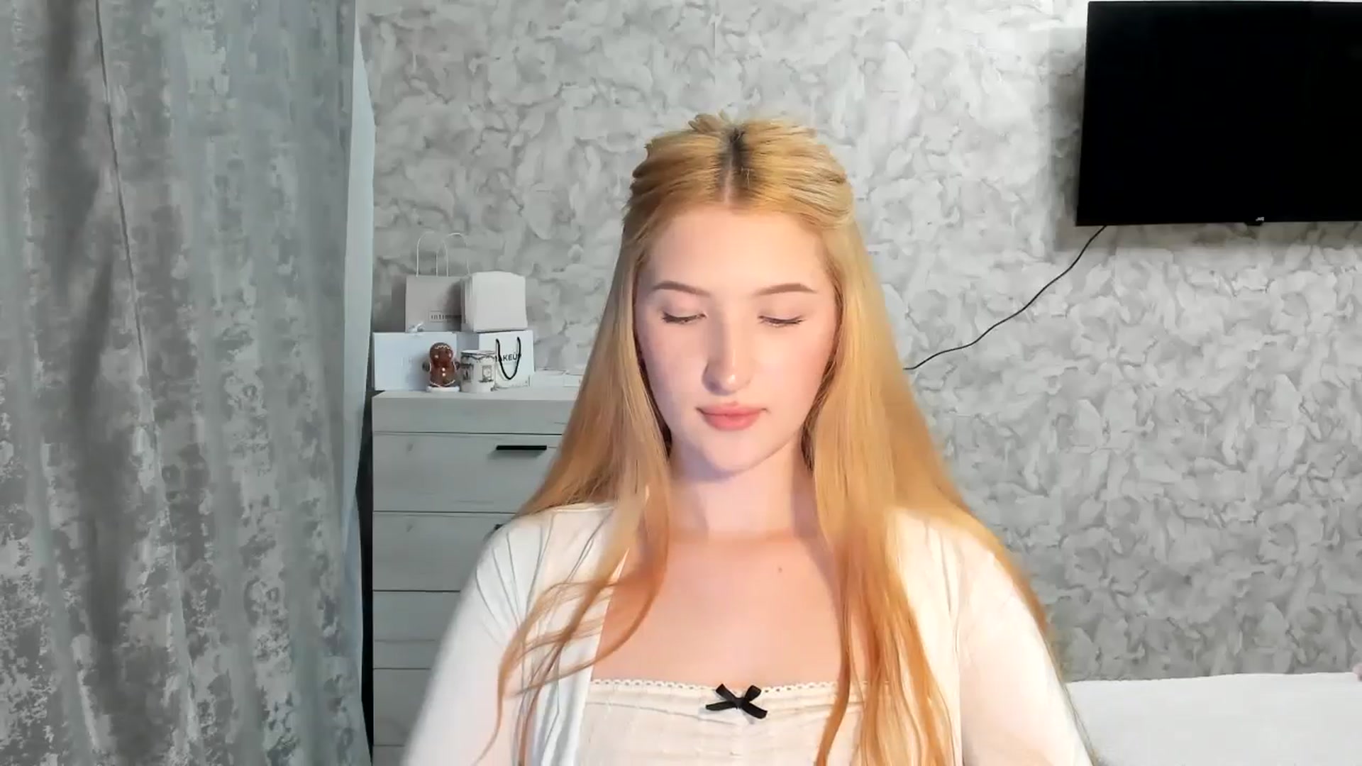 Gallery image thumbnail from Ilona_Here's myfreecams stream on, 03/18/2026, 20:39 image 20 of 20
