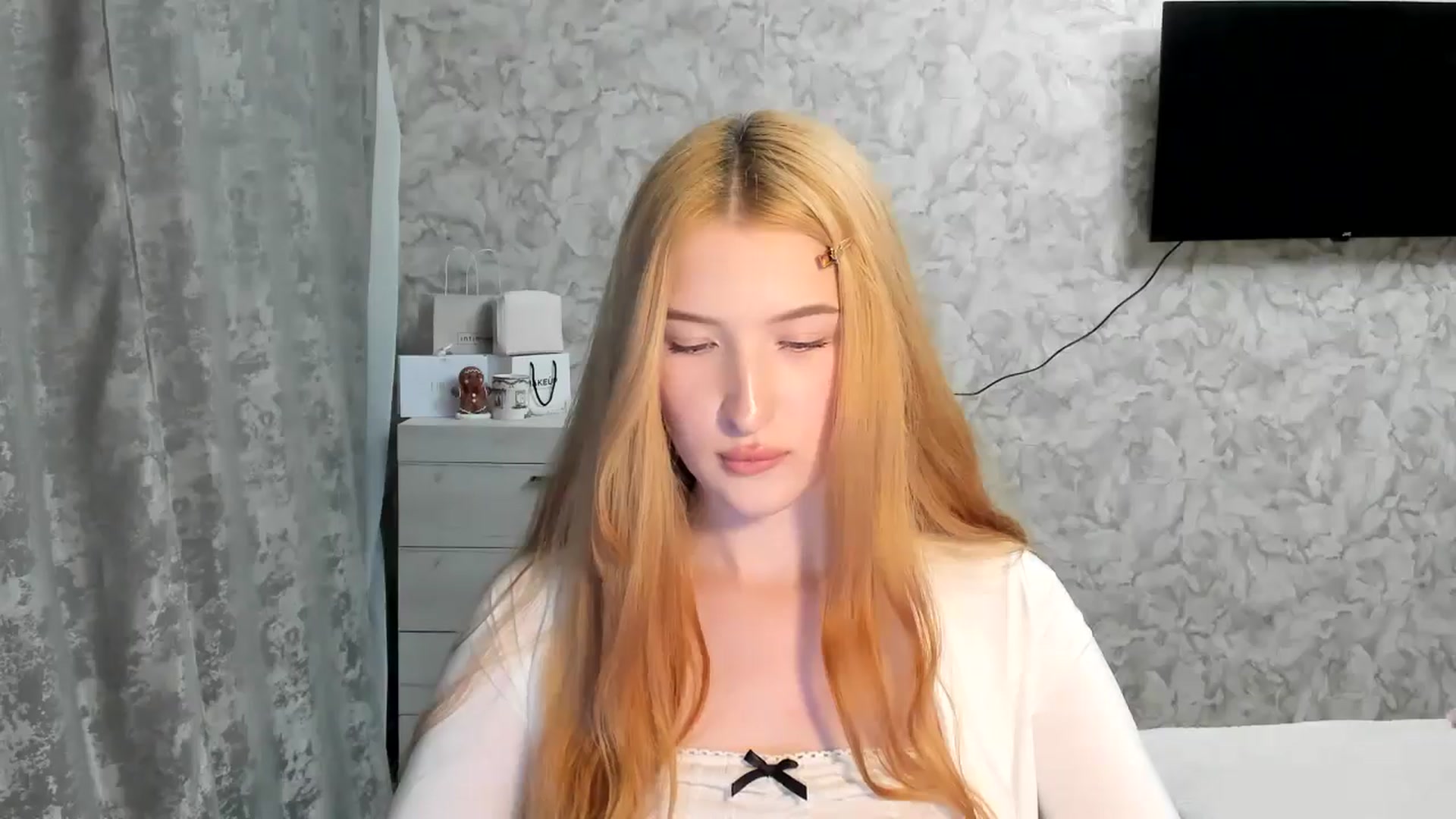 Gallery image thumbnail from Ilona_Here's myfreecams stream on, 03/18/2026, 20:39 image 6 of 20