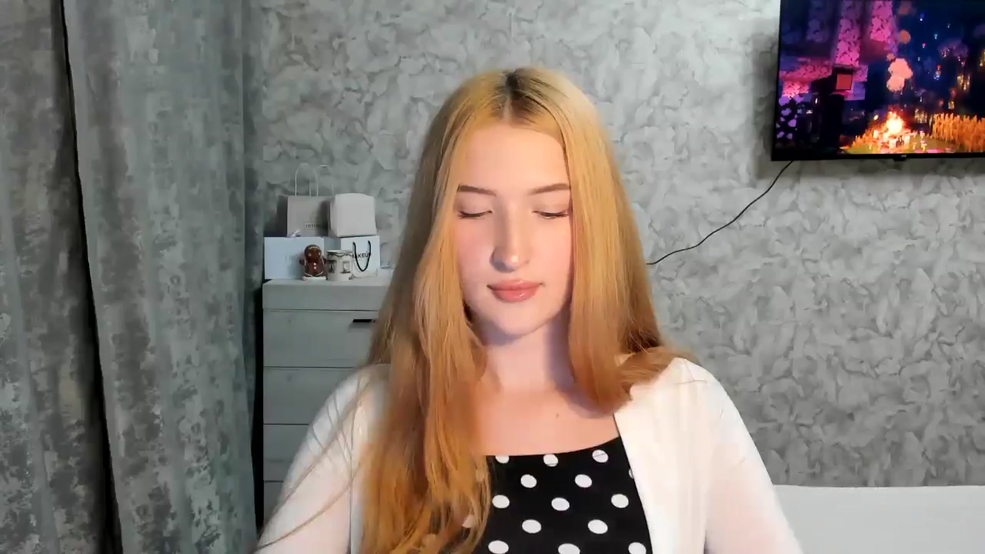 Gallery image thumbnail from Ilona_Here's myfreecams stream on, 03/19/2026, 16:30 image 19 of 20