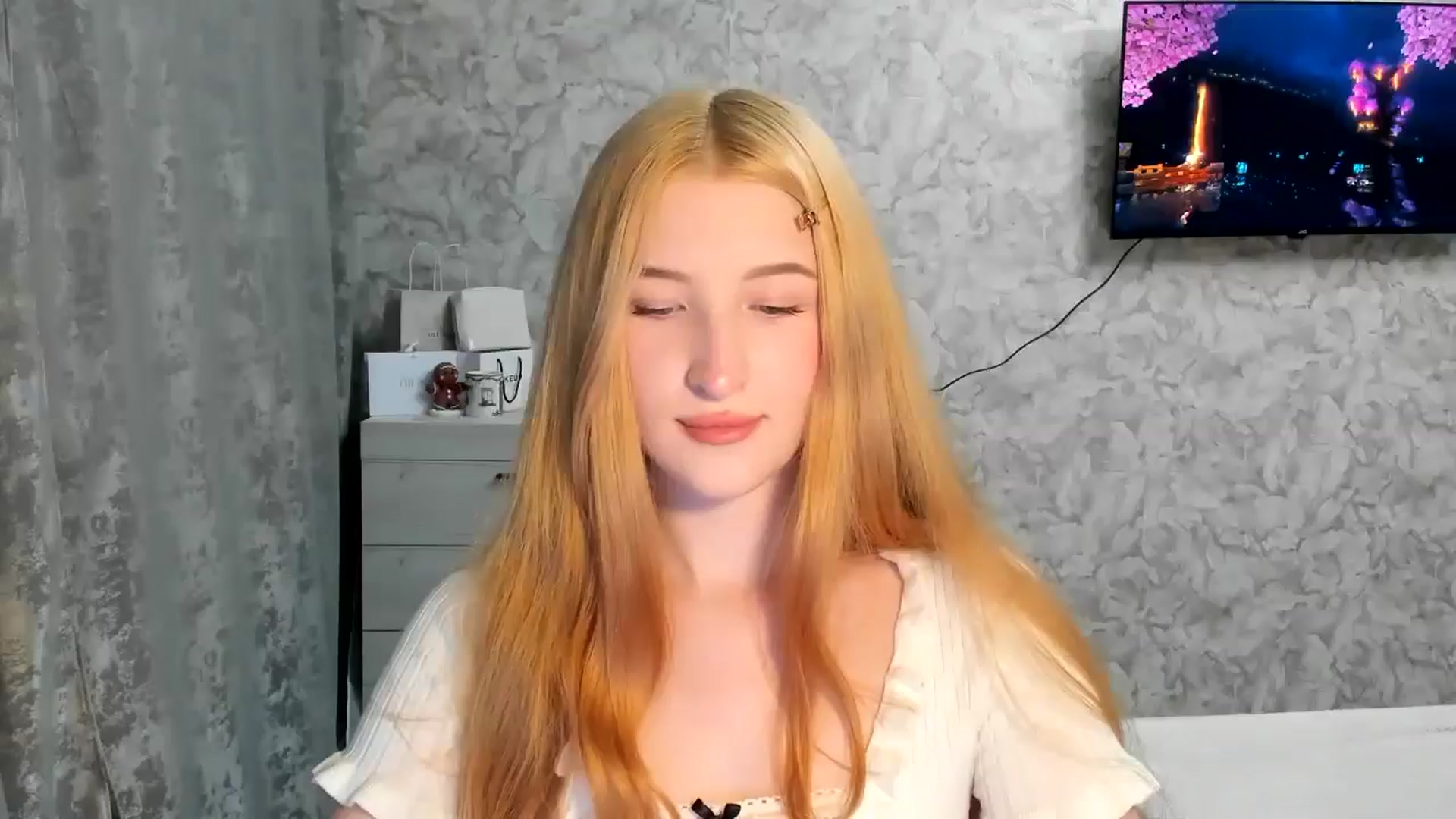 Gallery image thumbnail from Ilona_Here's myfreecams stream on, 03/27/2026, 18:11 image 20 of 20