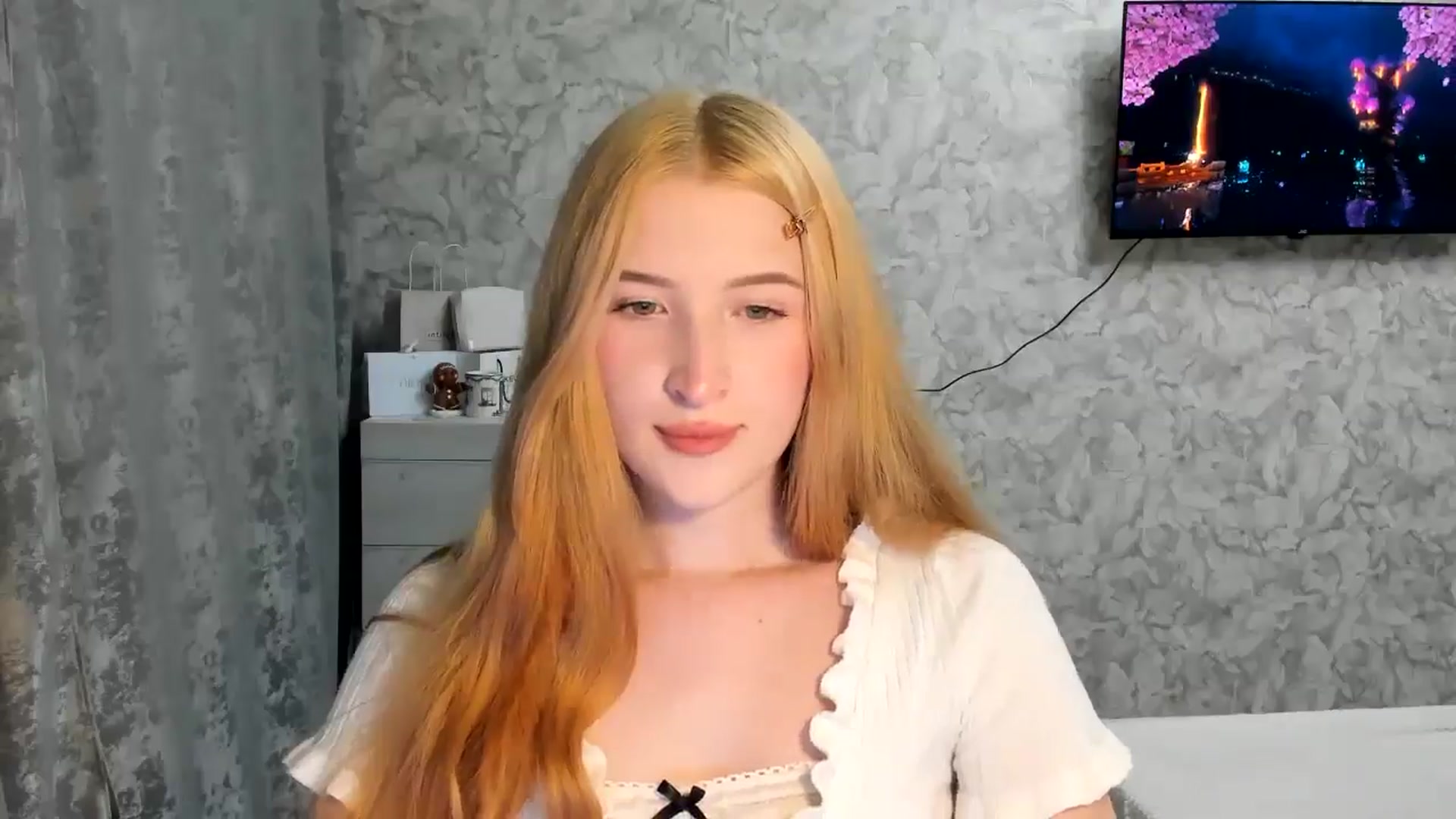 Gallery image thumbnail from Ilona_Here's myfreecams stream on, 03/27/2026, 18:11 image 7 of 20