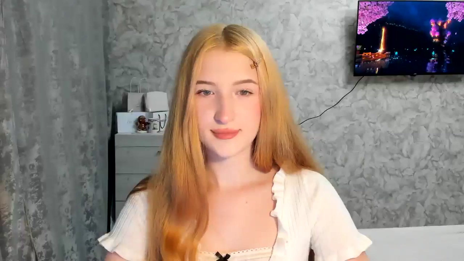 Gallery image thumbnail from Ilona_Here's myfreecams stream on, 03/27/2026, 18:11 image 2 of 20
