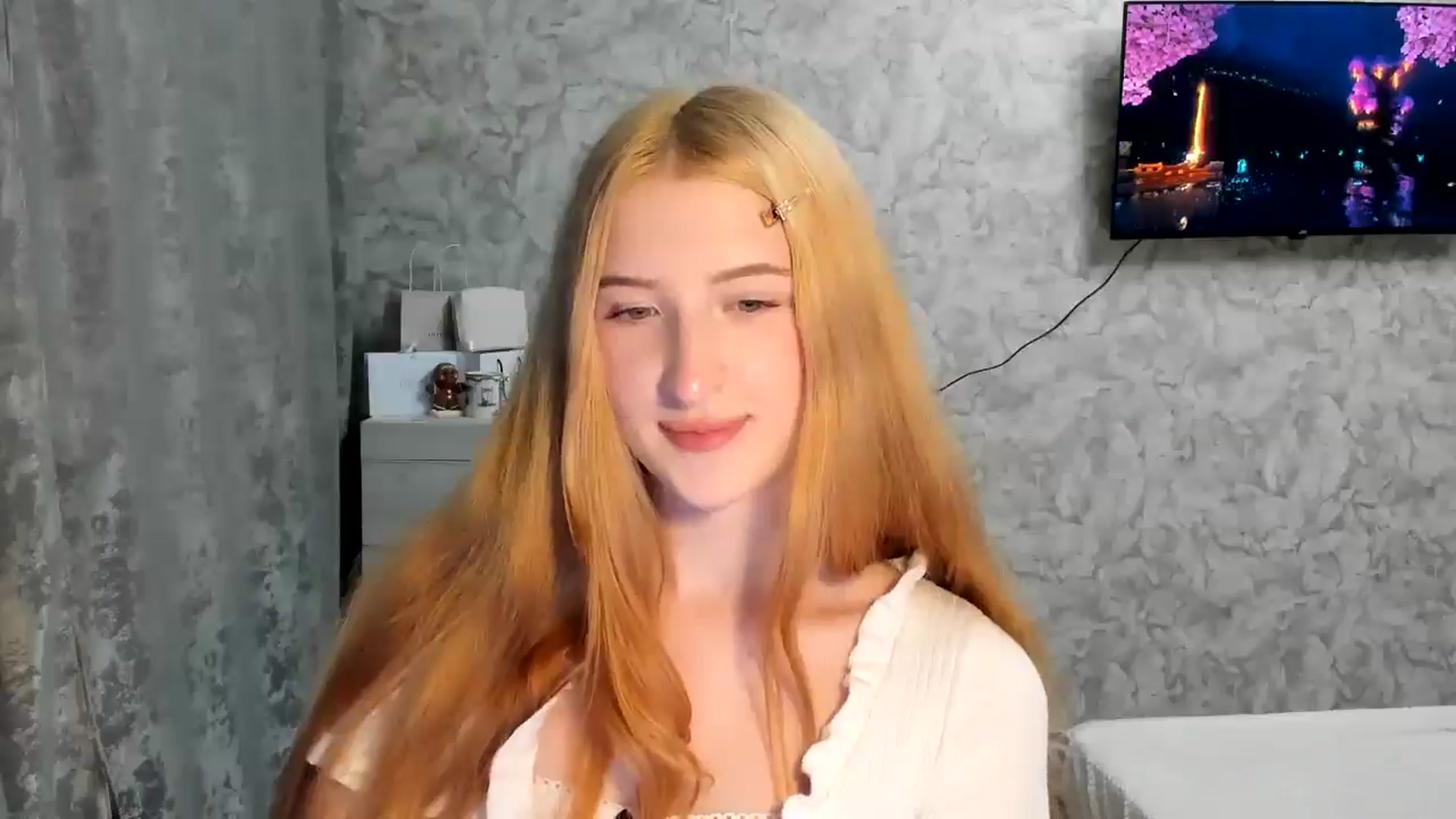 Gallery image thumbnail from Ilona_Here's myfreecams stream on, 03/27/2026, 19:38 image 4 of 20