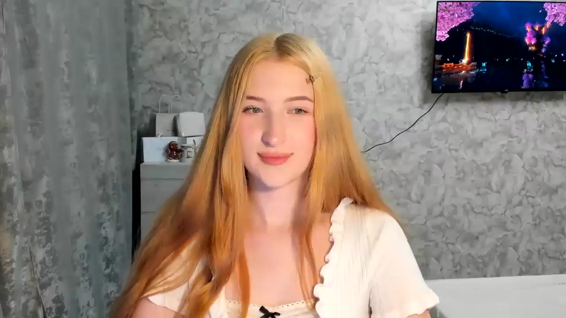 Gallery image thumbnail from Ilona_Here's myfreecams stream on, 03/27/2026, 19:38 image 2 of 20