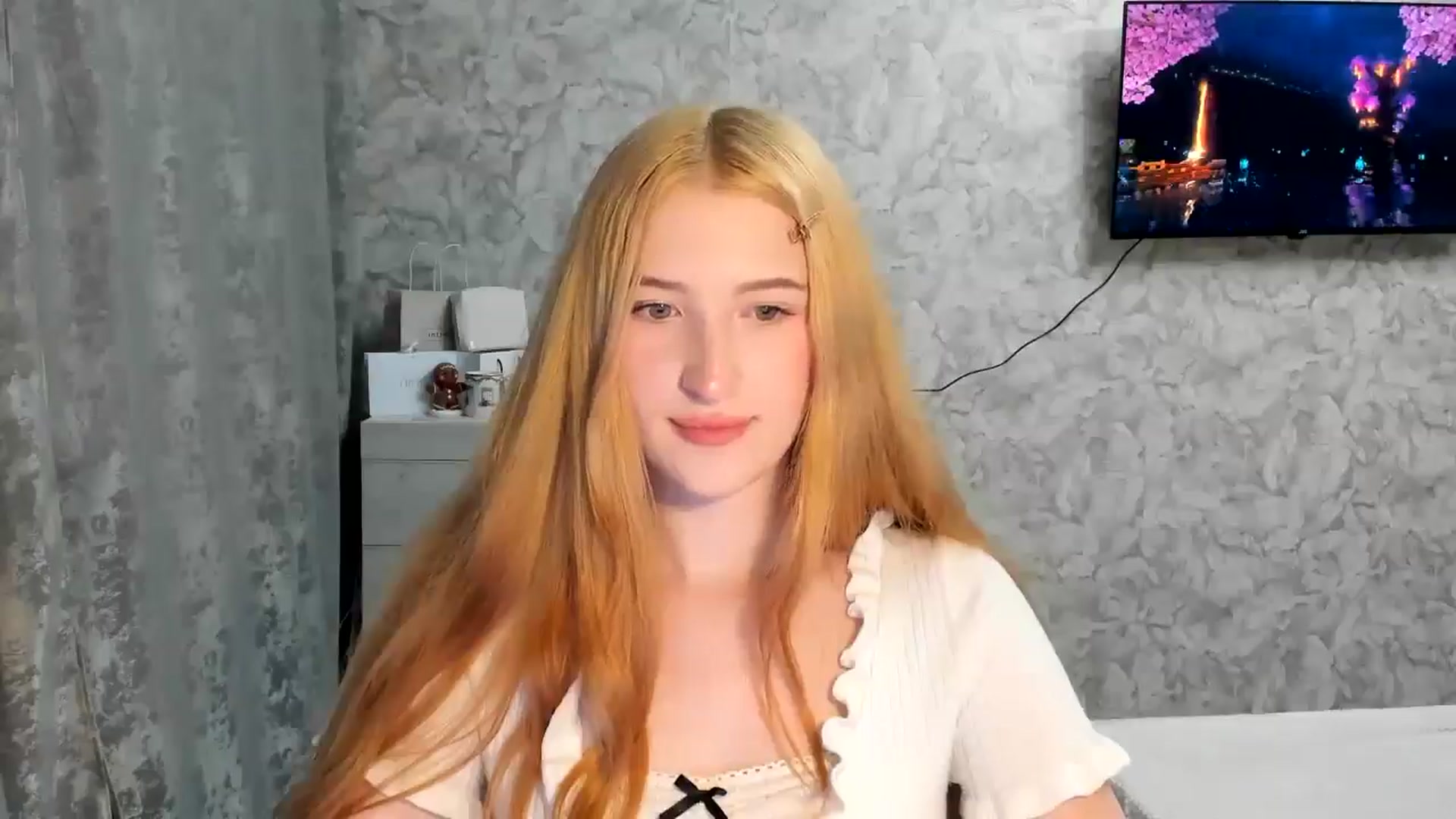 Gallery image thumbnail from Ilona_Here's myfreecams stream on, 03/27/2026, 19:38 image 3 of 20