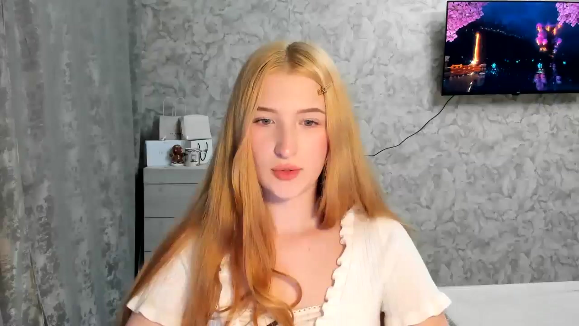Gallery image thumbnail from Ilona_Here's myfreecams stream on, 03/27/2026, 19:38 image 13 of 20