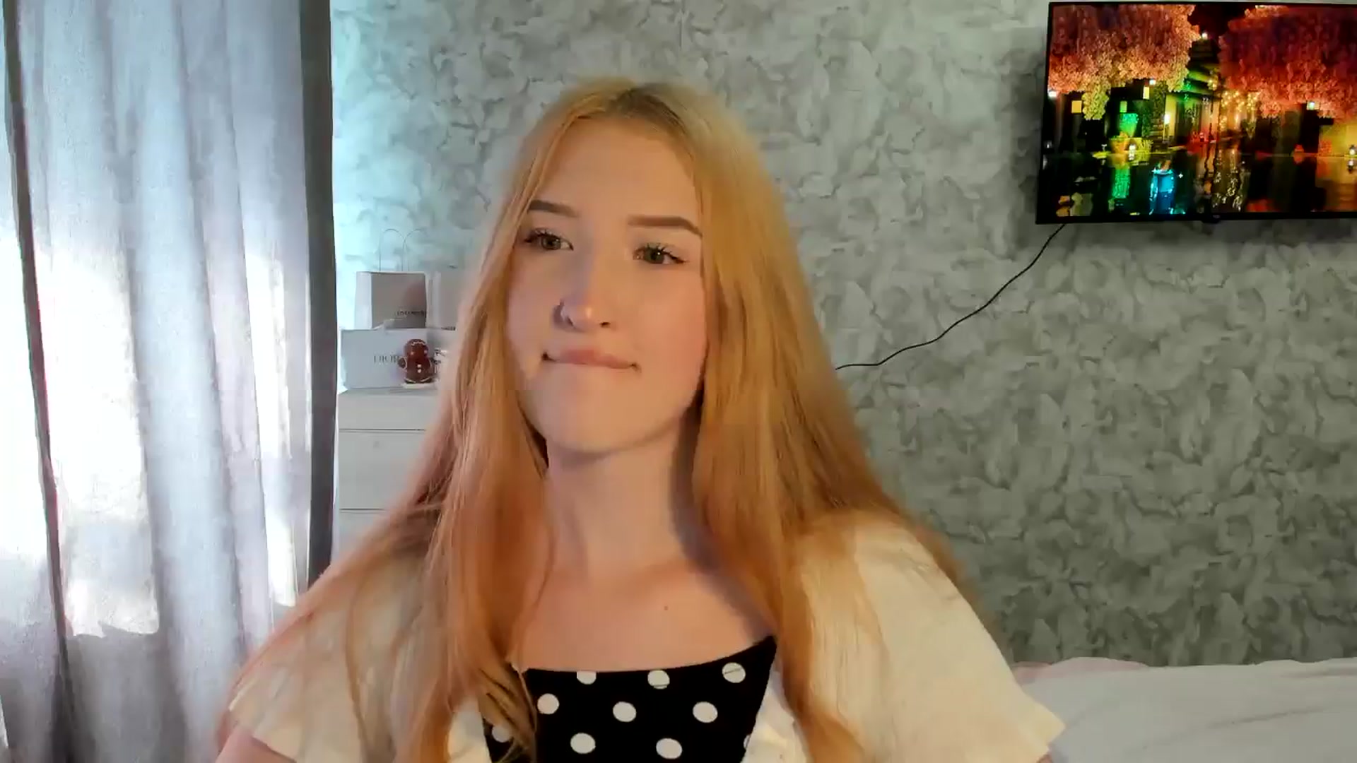Gallery image thumbnail from Ilona_Here's myfreecams stream on, 03/29/2026, 11:52 image 10 of 20