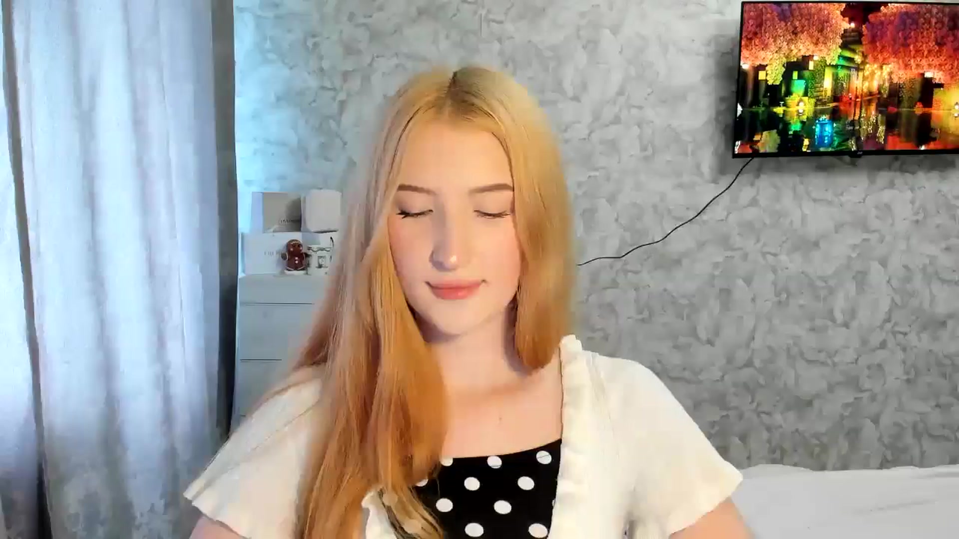 Gallery image thumbnail from Ilona_Here's myfreecams stream on, 03/29/2026, 13:10 image 9 of 20