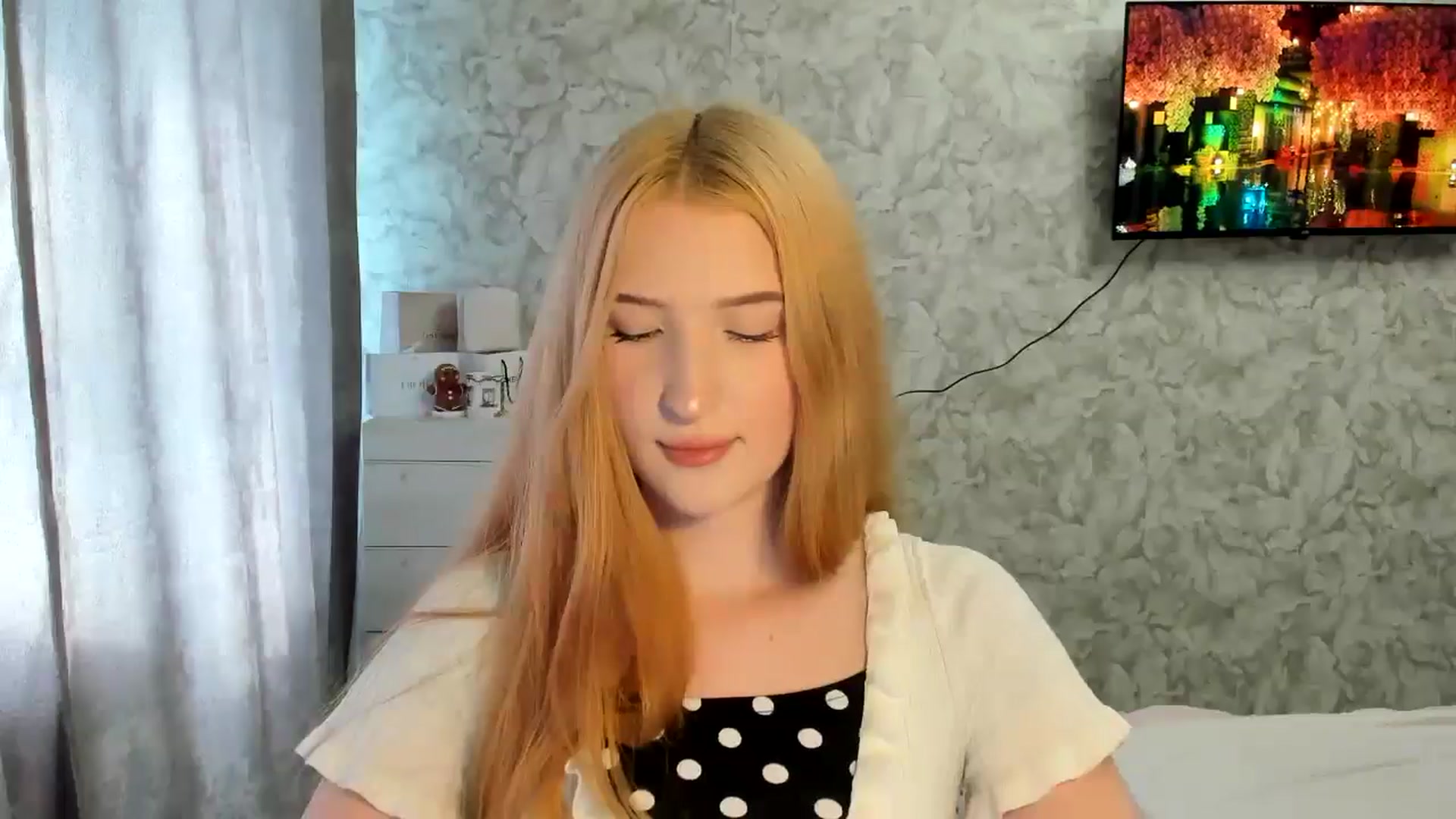 Gallery image thumbnail from Ilona_Here's myfreecams stream on, 03/29/2026, 13:10 image 11 of 20