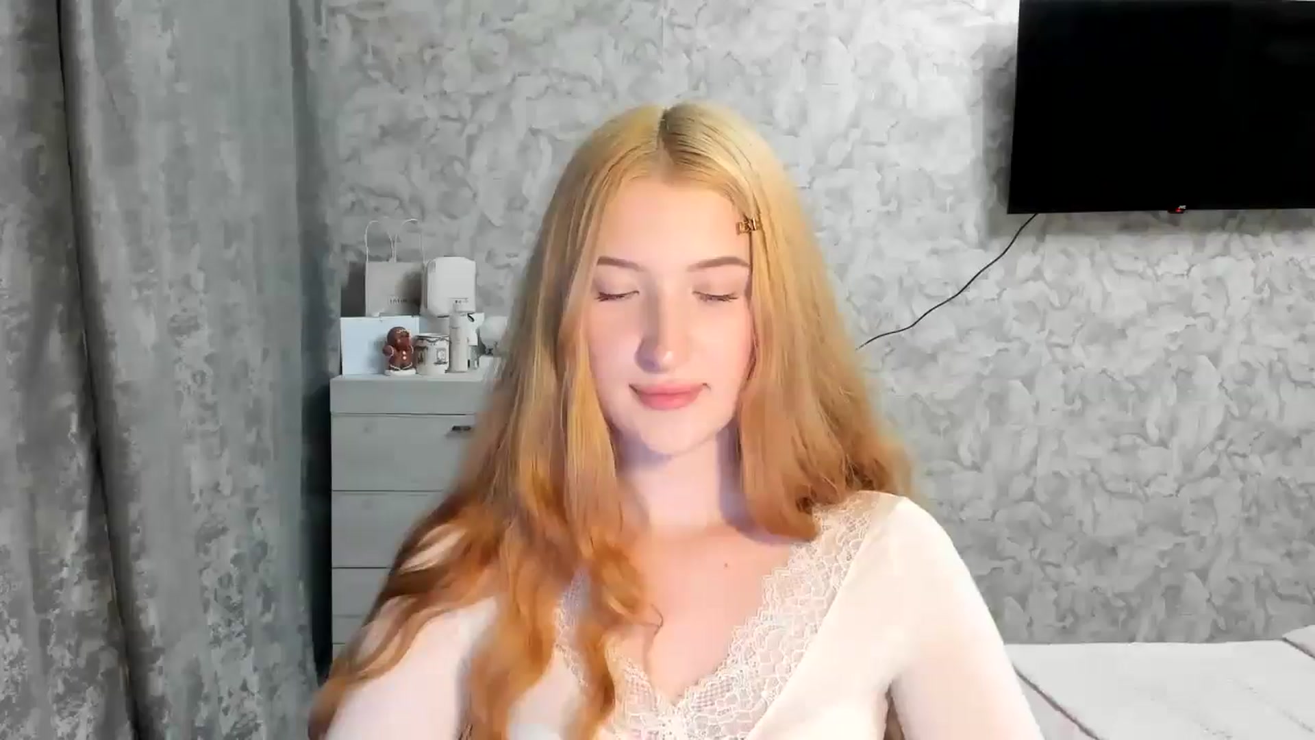 Gallery image thumbnail from Ilona_Here's myfreecams stream on, 03/31/2026, 21:57 image 17 of 20
