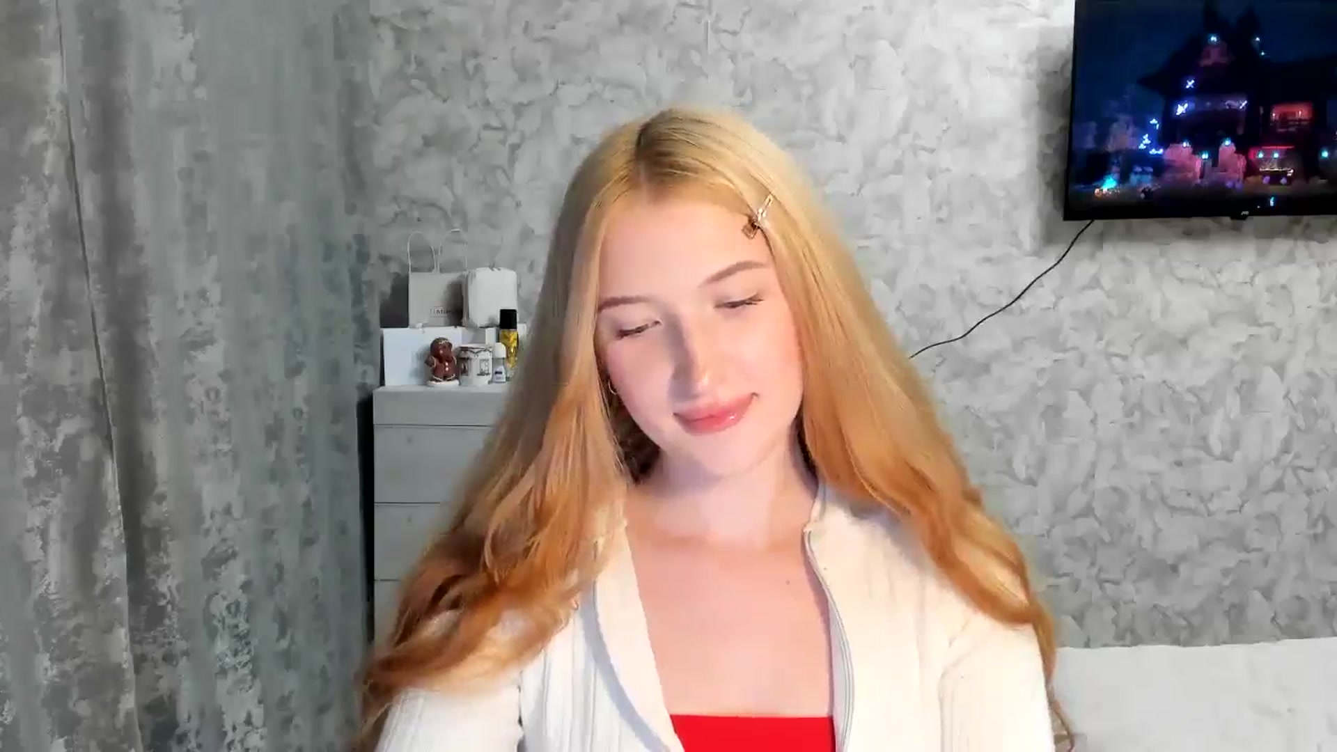 Gallery image thumbnail from Ilona_Here's myfreecams stream on, 04/01/2026, 17:58 image 20 of 20