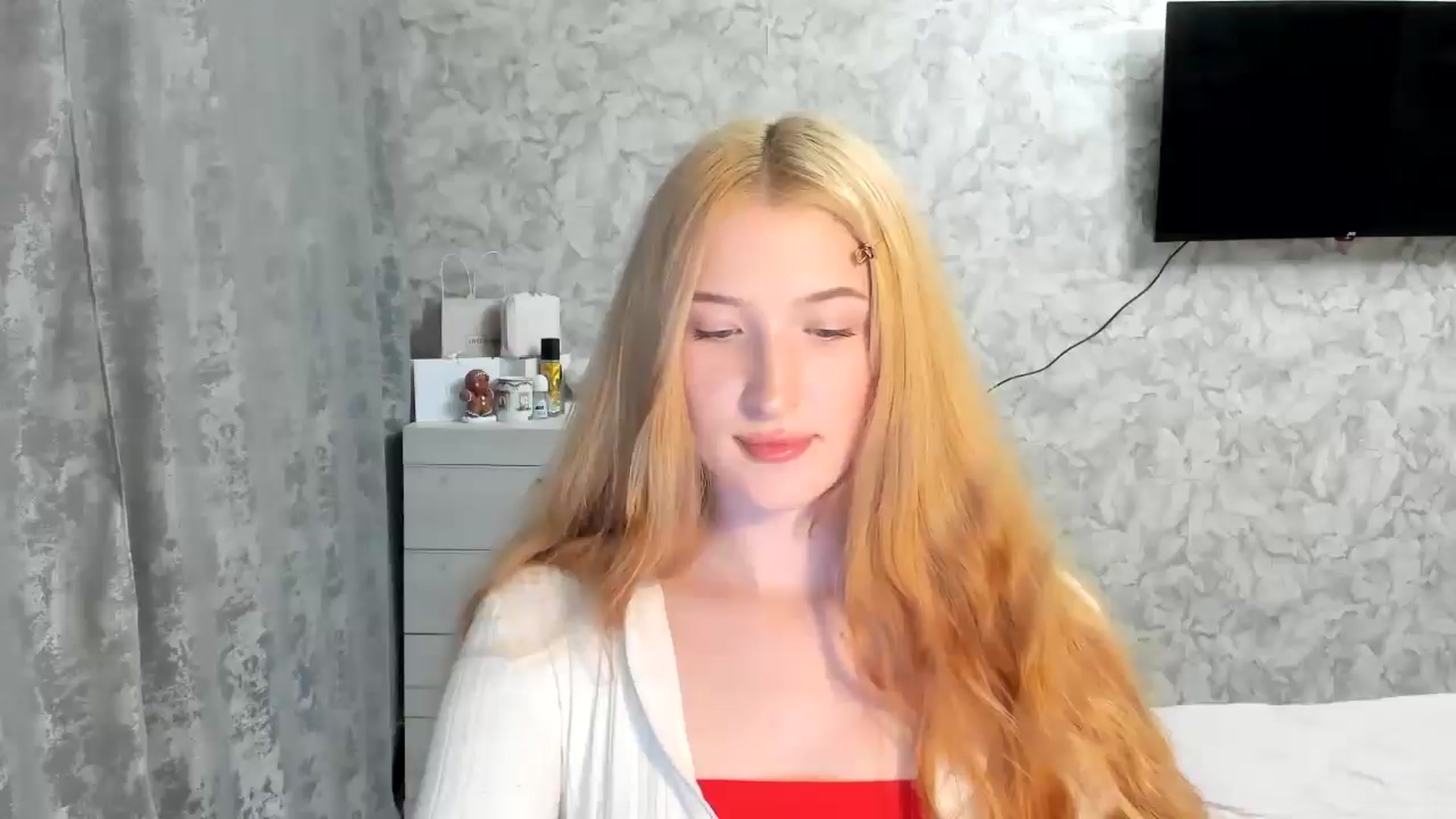 Gallery image thumbnail from Ilona_Here's myfreecams stream on, 04/01/2026, 21:18 image 6 of 20