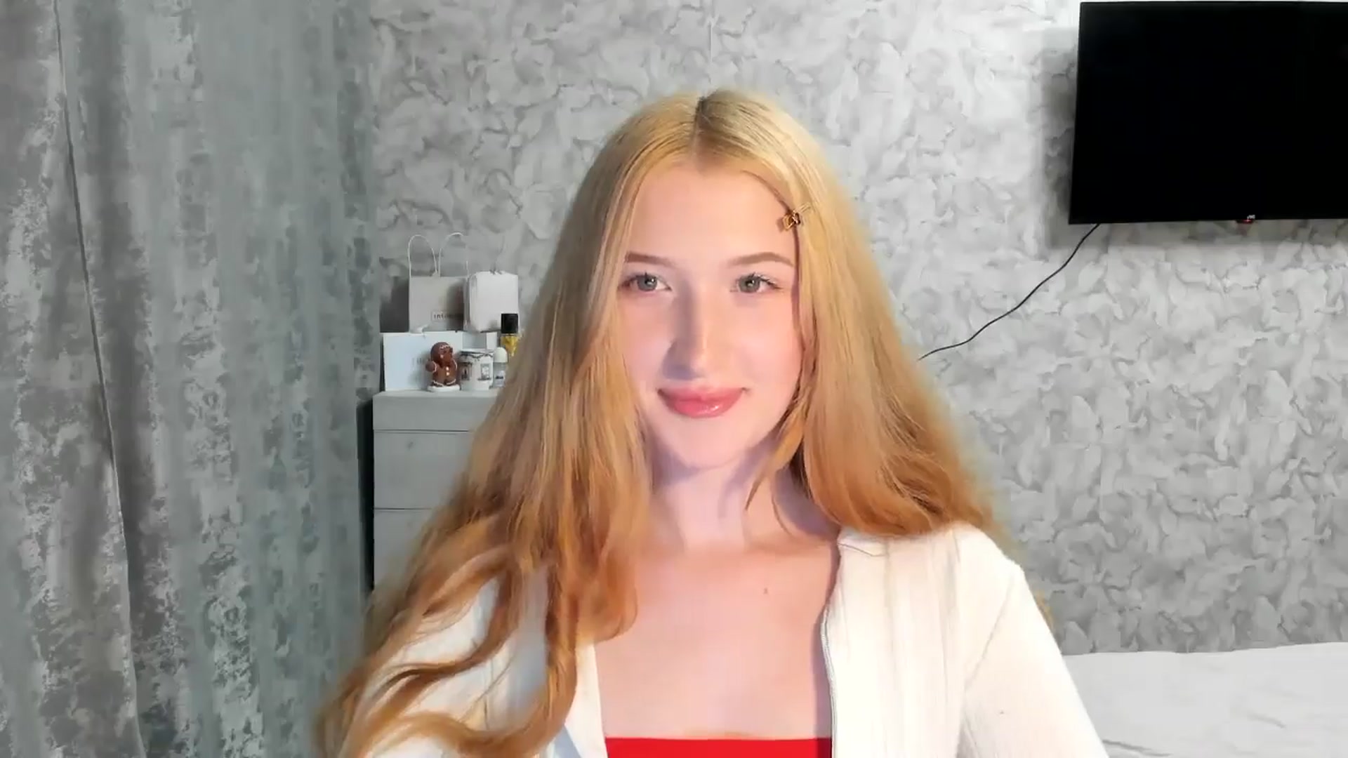 Gallery image thumbnail from Ilona_Here's myfreecams stream on, 04/01/2026, 21:18 image 10 of 20