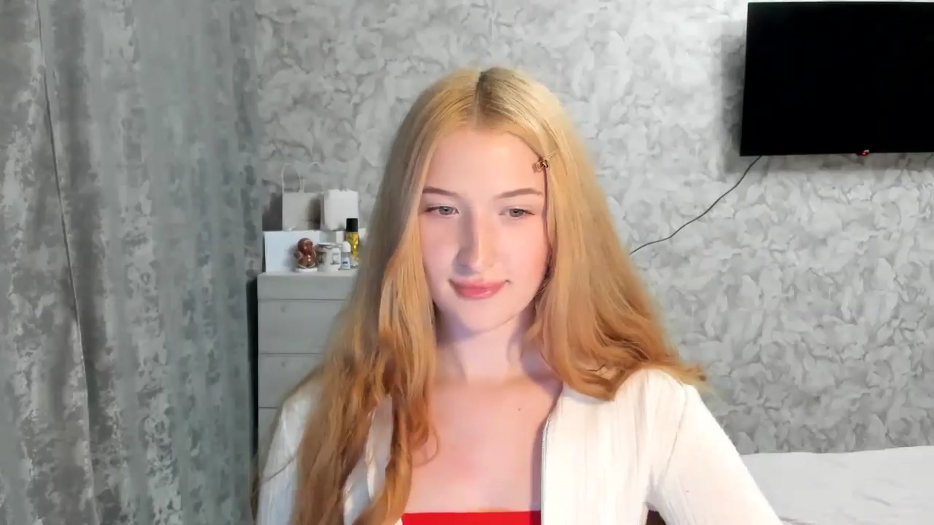 Gallery image thumbnail from Ilona_Here's myfreecams stream on, 04/01/2026, 21:18 image 15 of 20