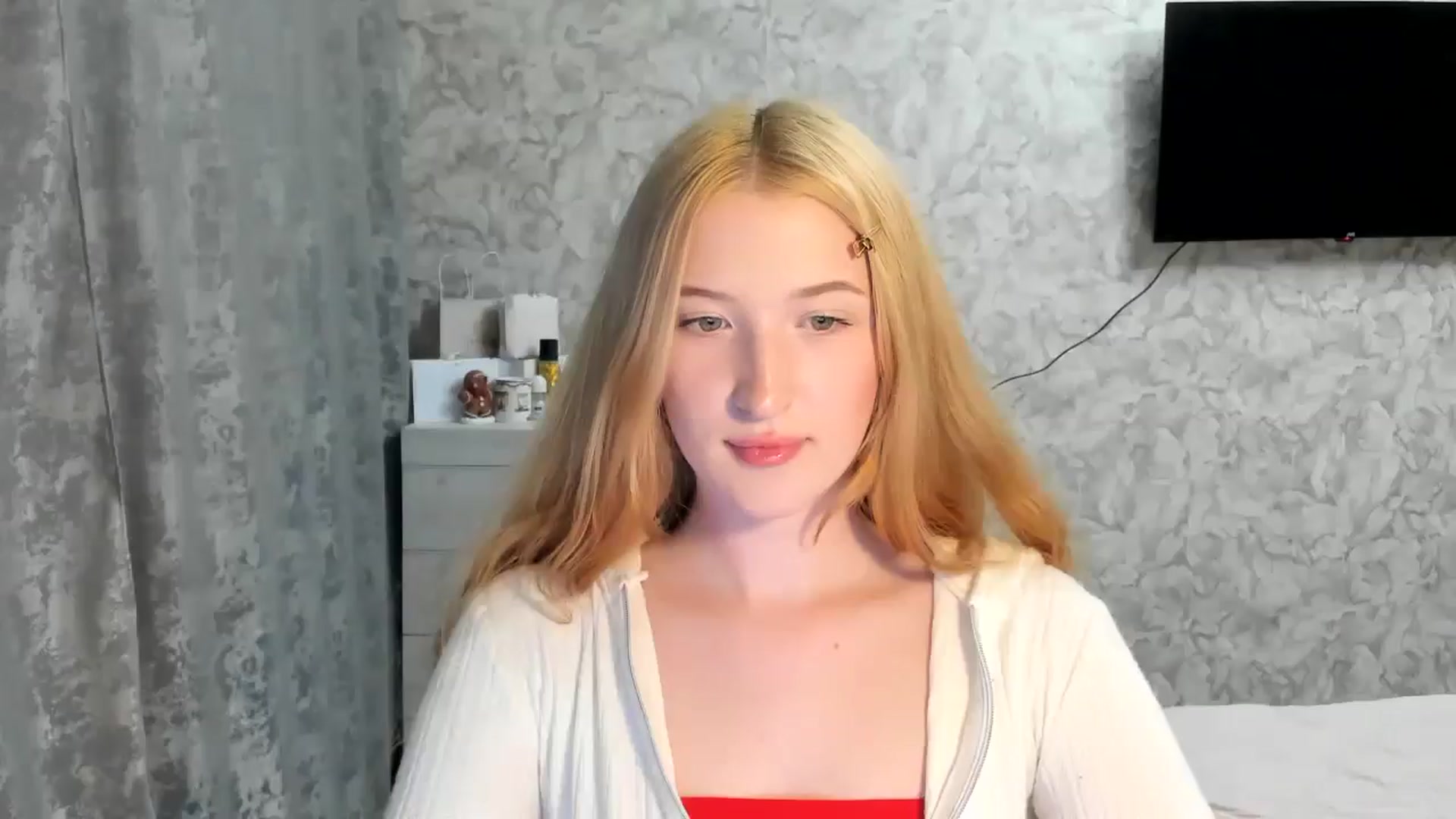 Gallery image thumbnail from Ilona_Here's myfreecams stream on, 04/01/2026, 21:18 image 3 of 20