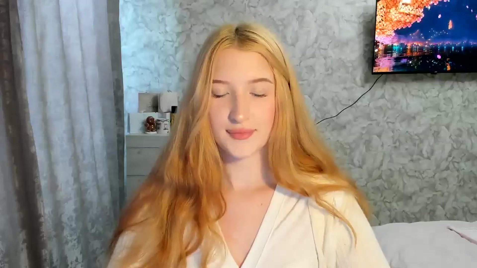 Gallery image thumbnail from Ilona_Here's myfreecams stream on, 04/02/2026, 12:46 image 9 of 20