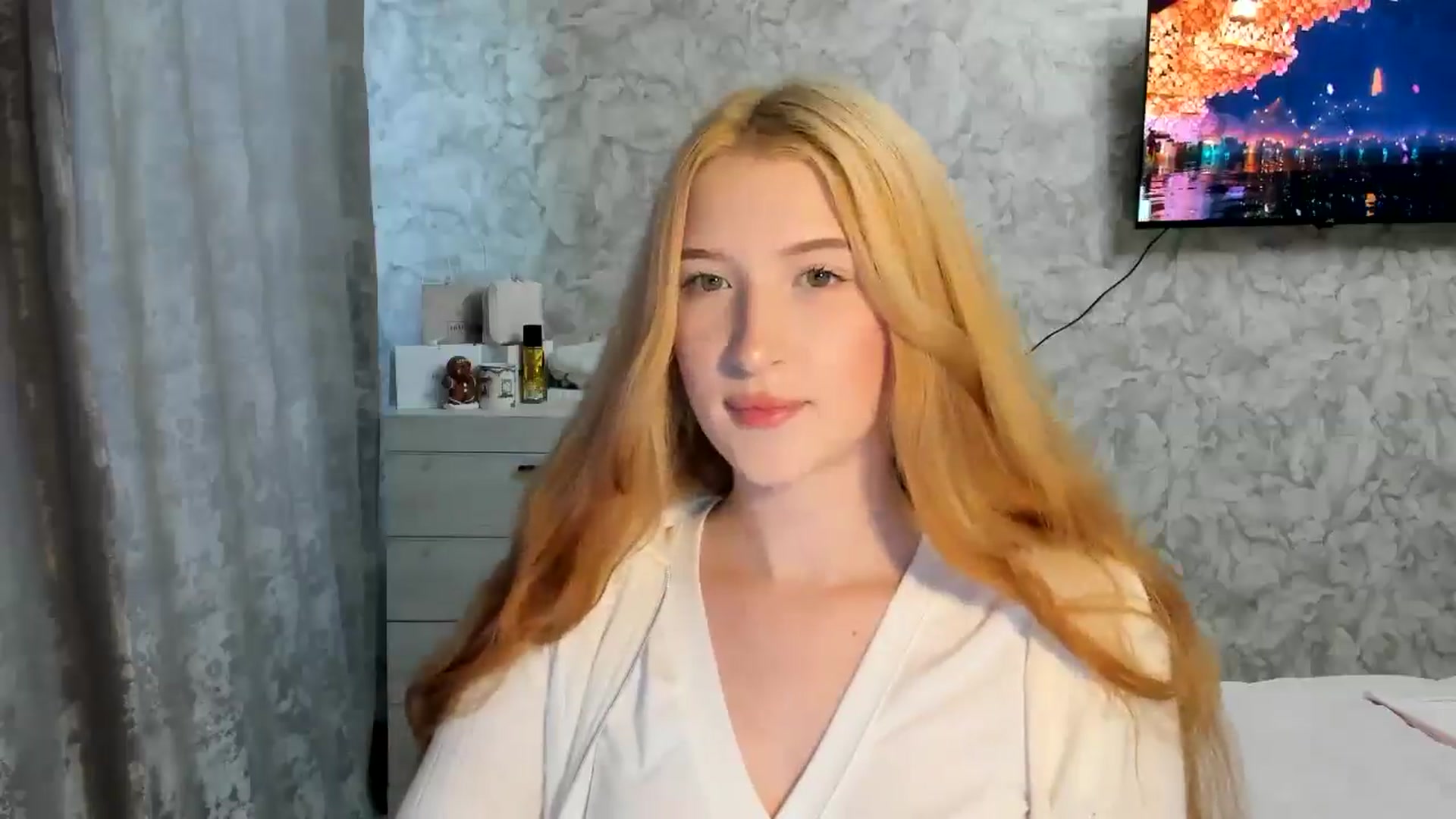 Gallery image thumbnail from Ilona_Here's myfreecams stream on, 04/02/2026, 12:46 image 17 of 20