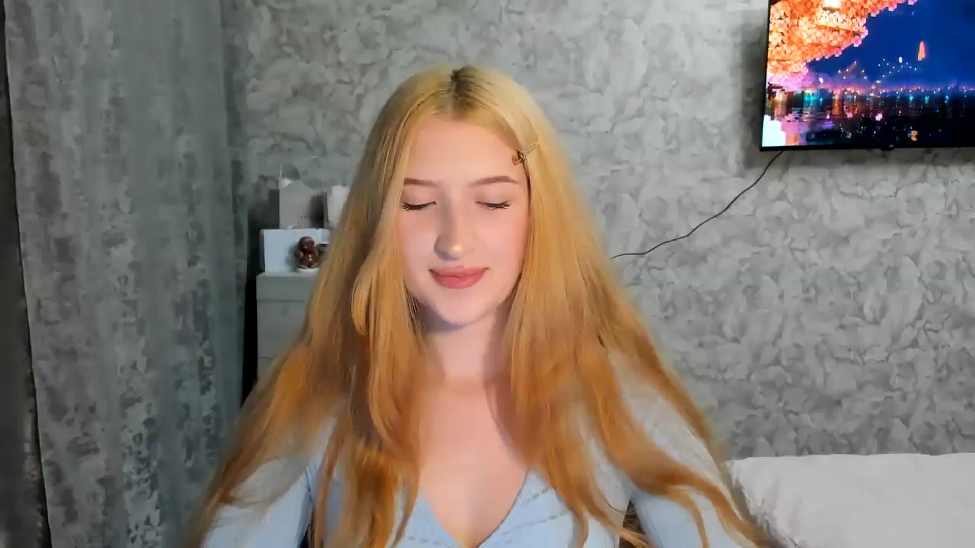 Gallery image thumbnail from Ilona_Here's myfreecams stream on, 04/04/2026, 19:17 image 6 of 20