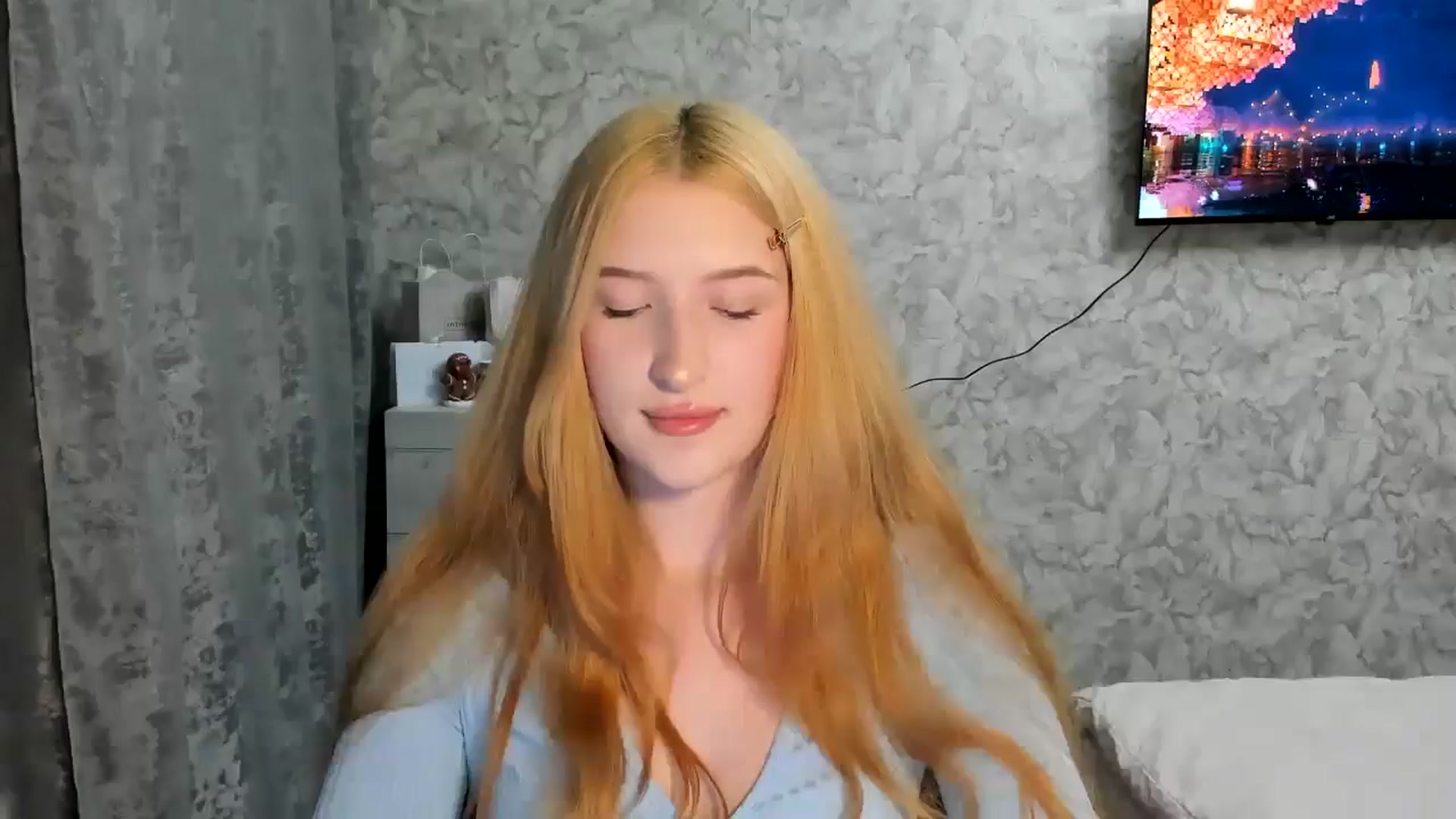 Gallery image thumbnail from Ilona_Here's myfreecams stream on, 04/04/2026, 19:17 image 7 of 20