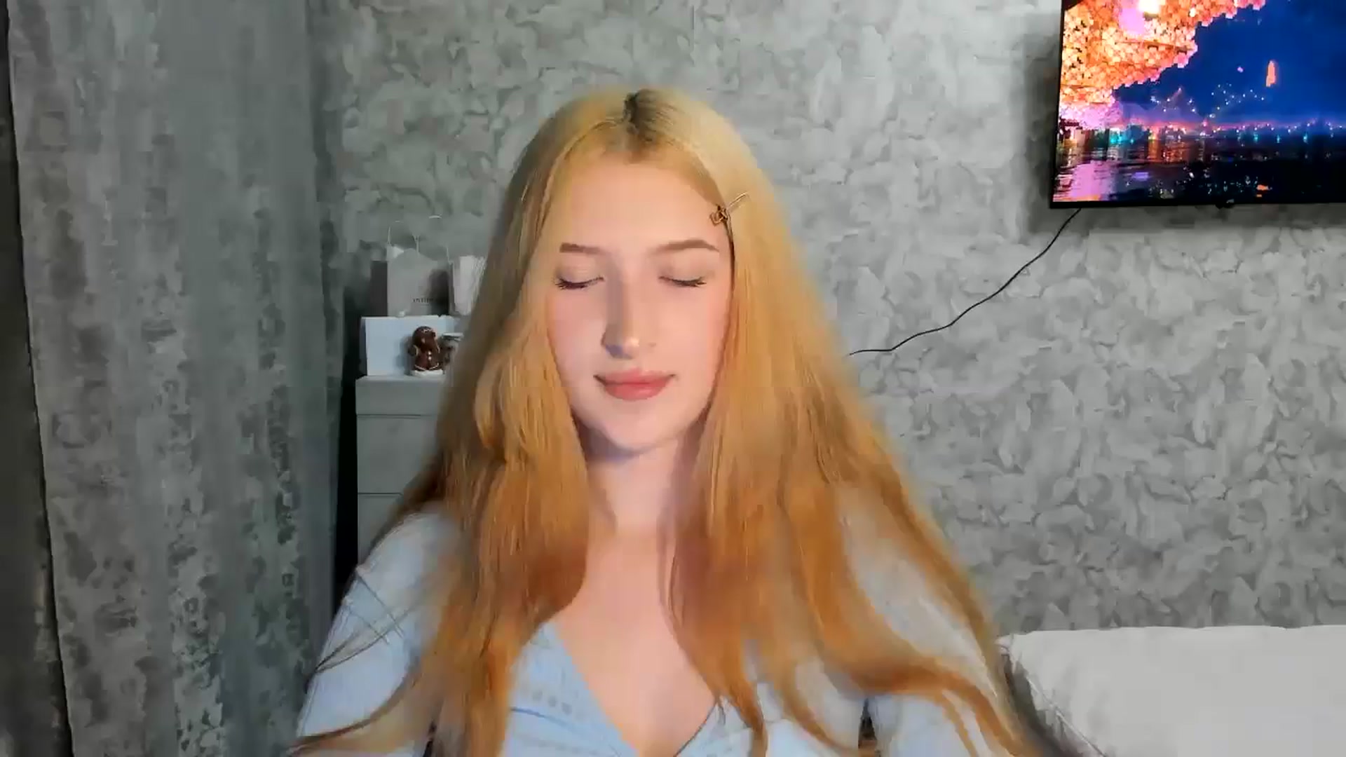 Gallery image thumbnail from Ilona_Here's myfreecams stream on, 04/04/2026, 19:17 image 5 of 20