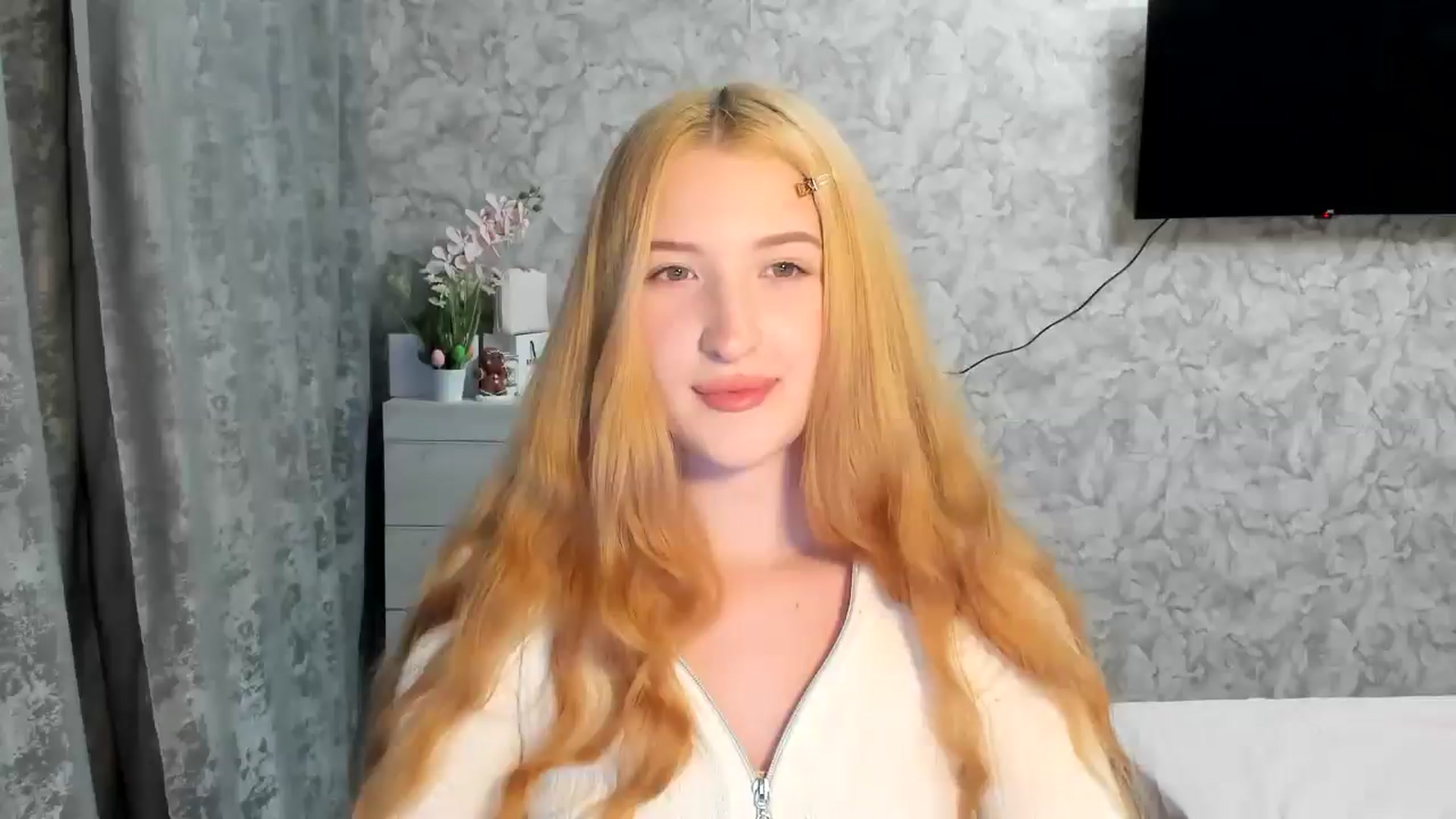 Gallery image thumbnail from Ilona_Here's myfreecams stream on, 04/08/2026, 17:15 image 17 of 20