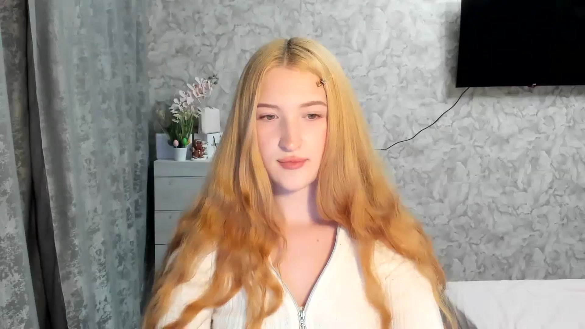 Gallery image thumbnail from Ilona_Here's myfreecams stream on, 04/08/2026, 17:15 image 15 of 20
