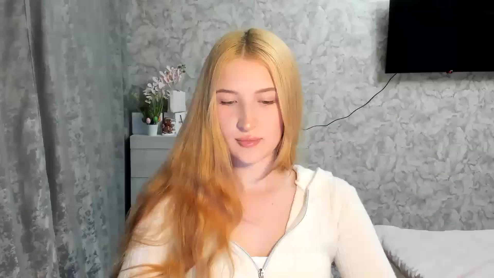 Gallery image thumbnail from Ilona_Here's myfreecams stream on, 04/09/2026, 17:30 image 1 of 20