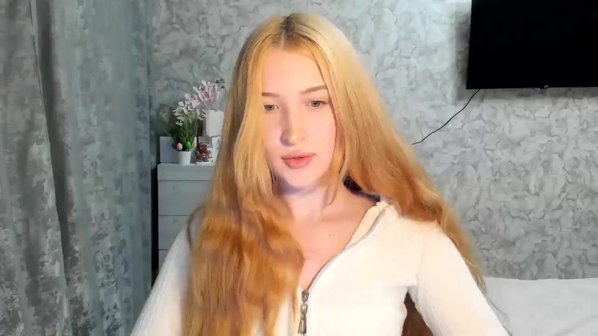 Gallery image thumbnail from Ilona_Here's myfreecams stream on, 04/09/2026, 17:30 image 5 of 20