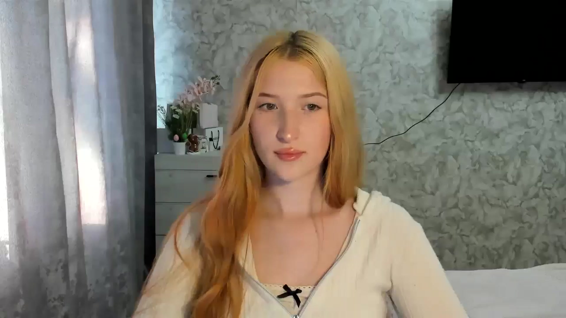 Gallery image thumbnail from Ilona_Here's myfreecams stream on, 04/13/2026, 15:11 image 13 of 20