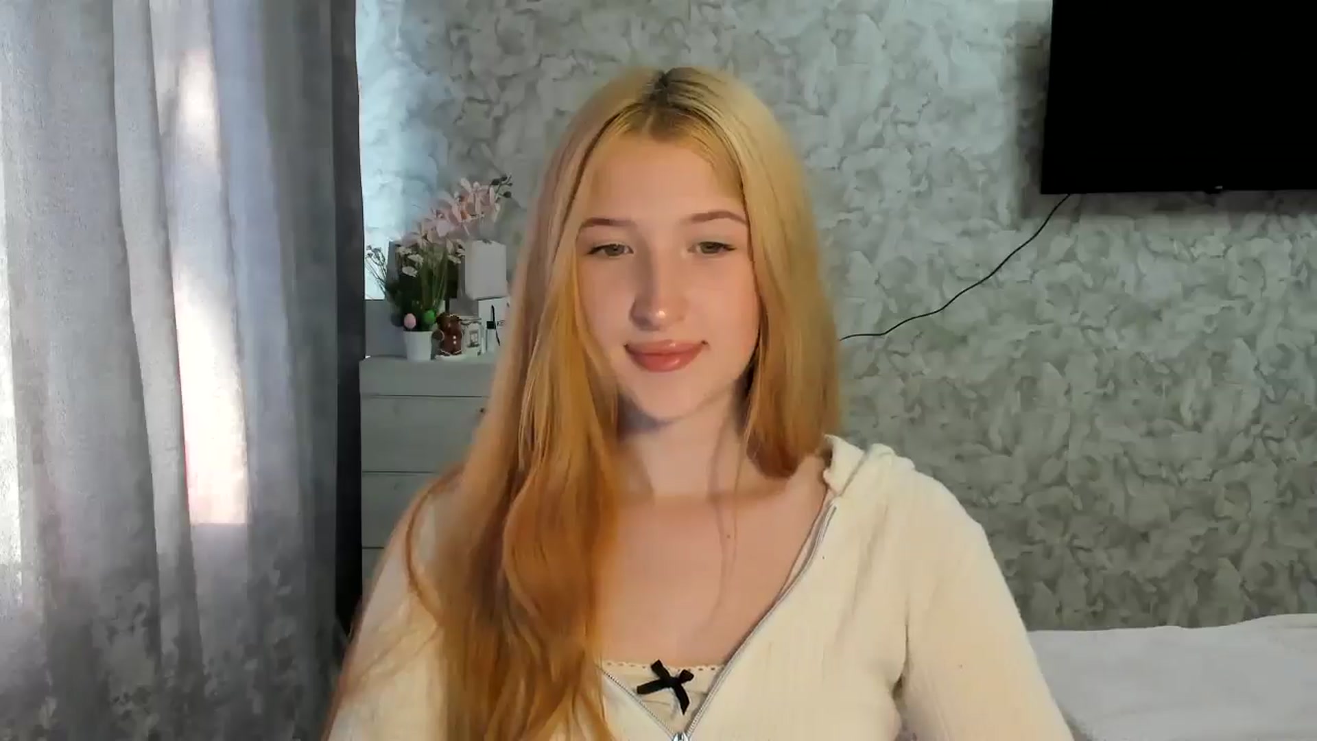 Gallery image thumbnail from Ilona_Here's myfreecams stream on, 04/13/2026, 15:11 image 11 of 20