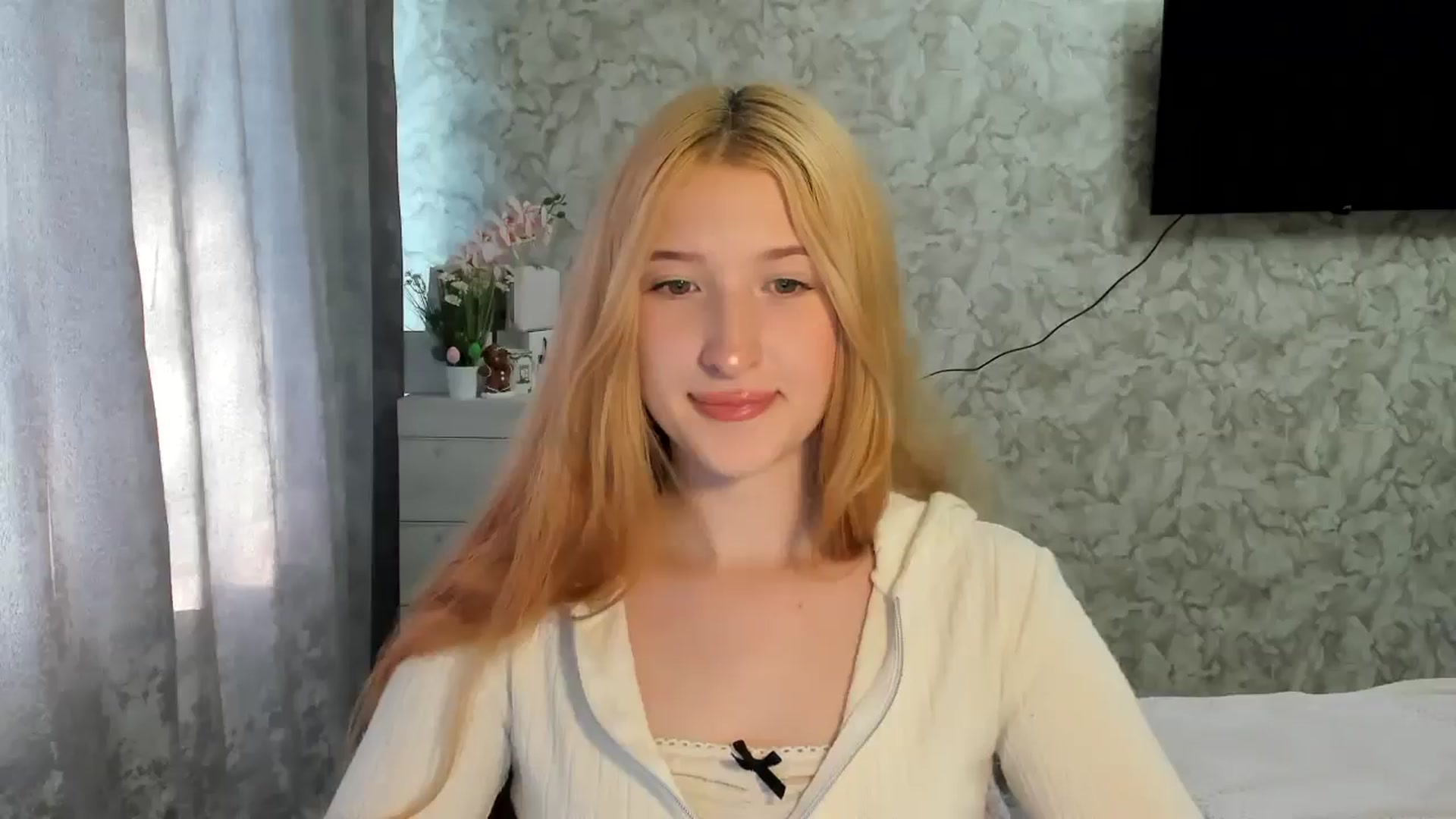 Gallery image thumbnail from Ilona_Here's myfreecams stream on, 04/13/2026, 15:11 image 2 of 20