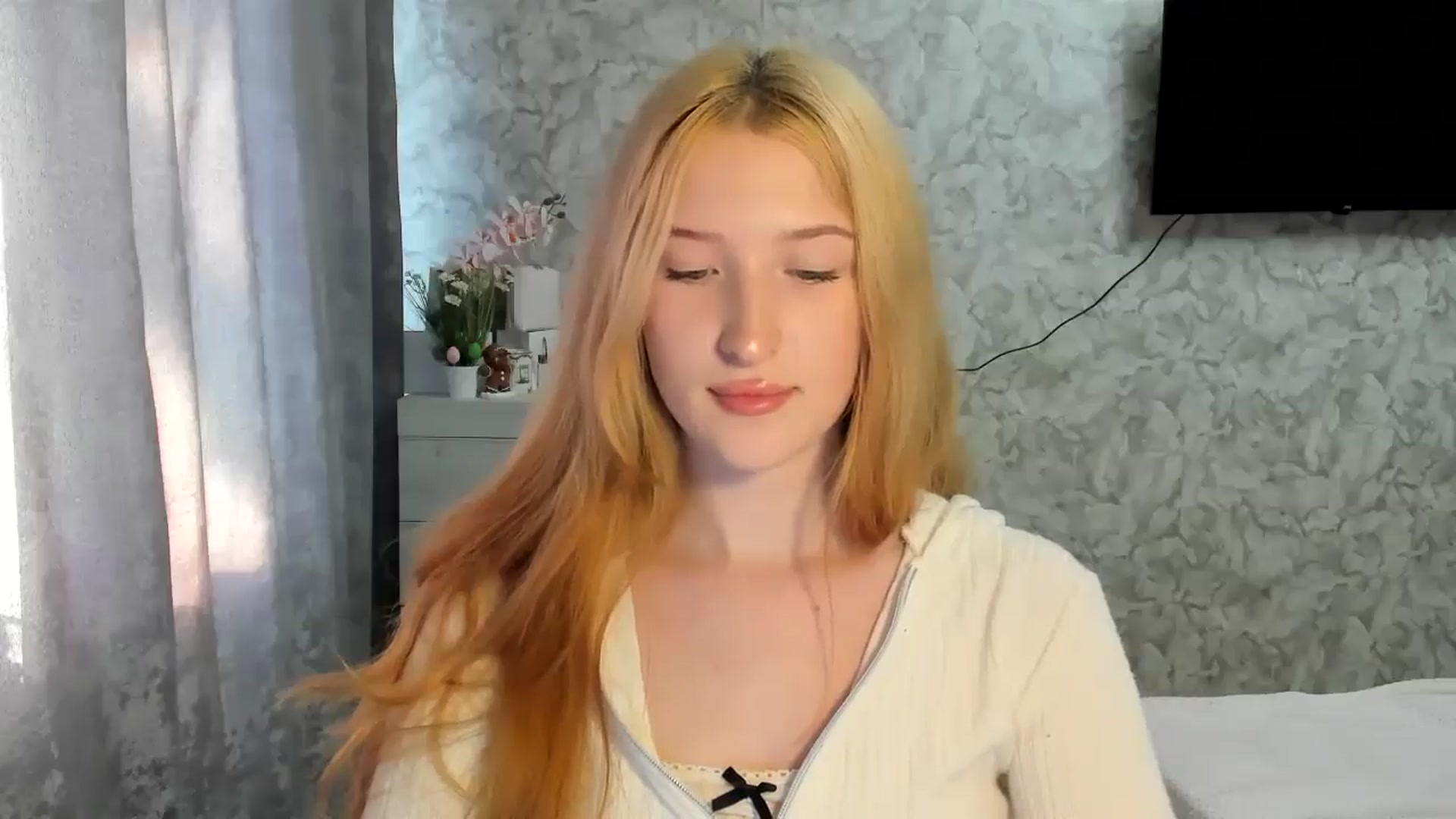 Gallery image thumbnail from Ilona_Here's myfreecams stream on, 04/13/2026, 15:11 image 20 of 20