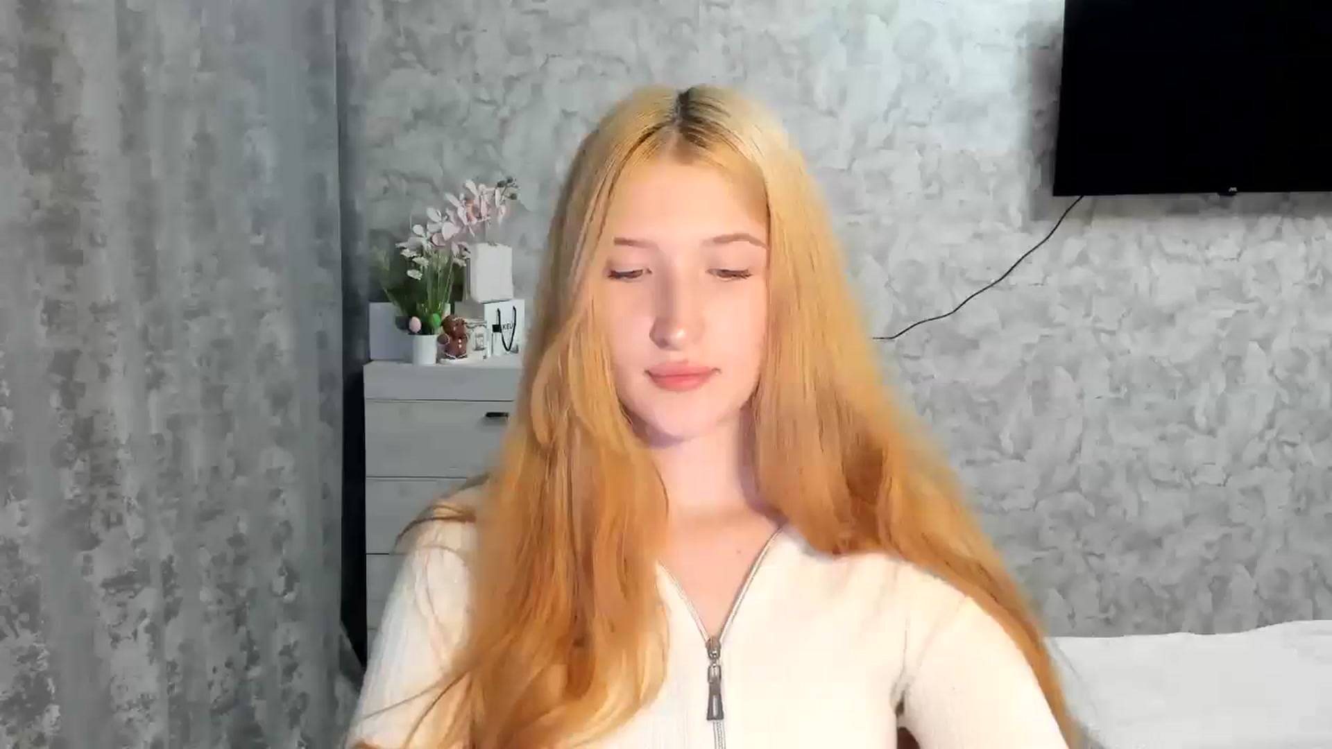 Gallery image thumbnail from Ilona_Here's myfreecams stream on, 04/13/2026, 17:27 image 19 of 20